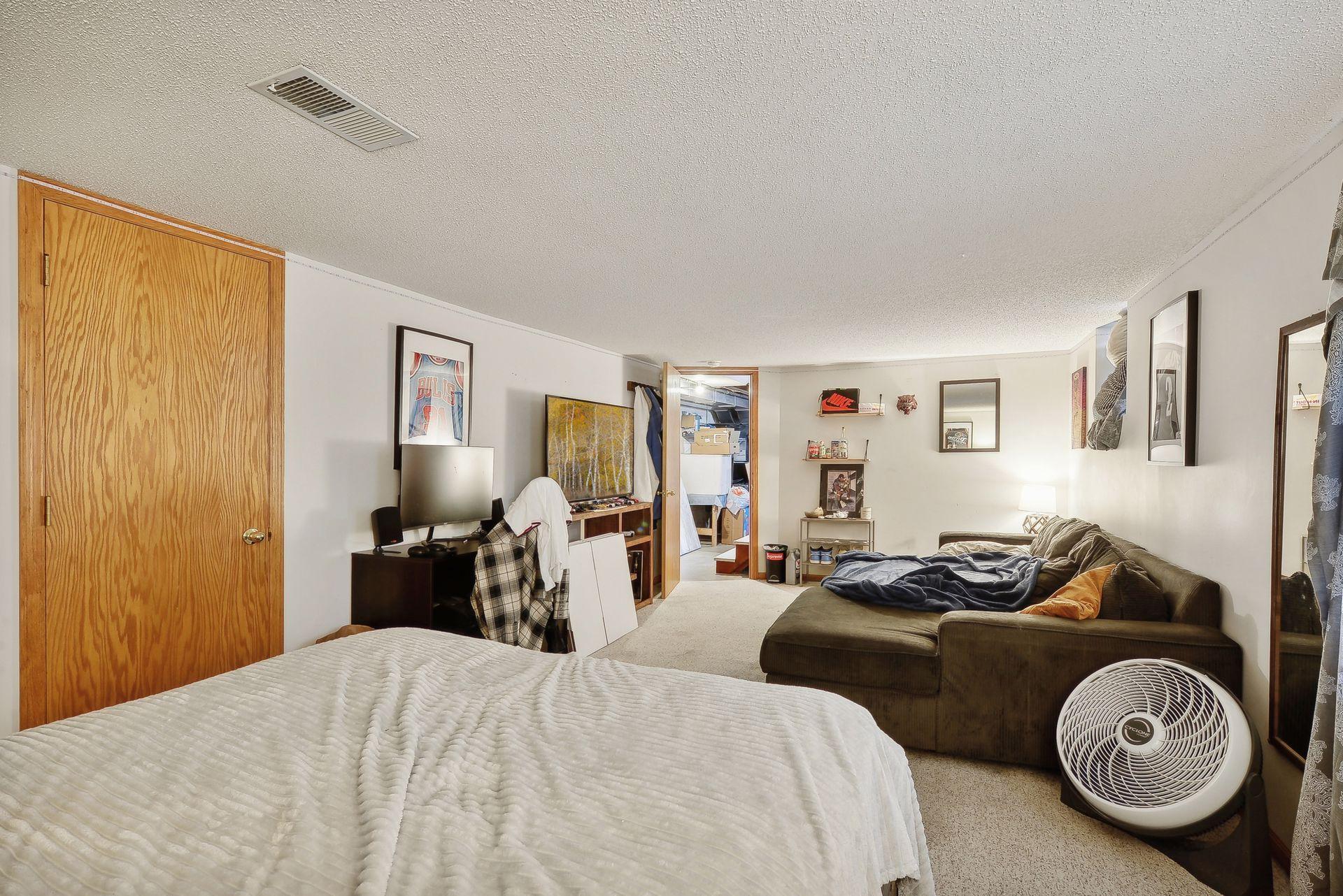 5525 Oliver Avenue S