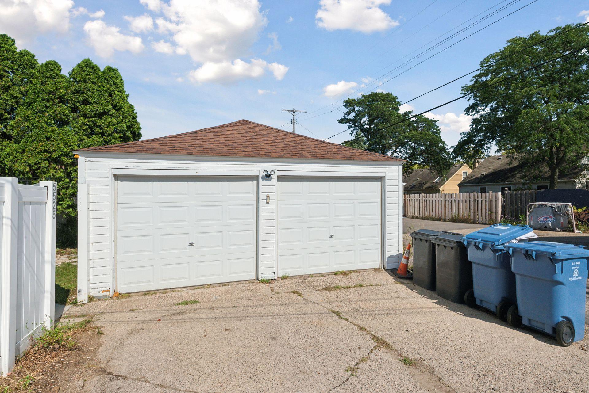 5525 Oliver Avenue S