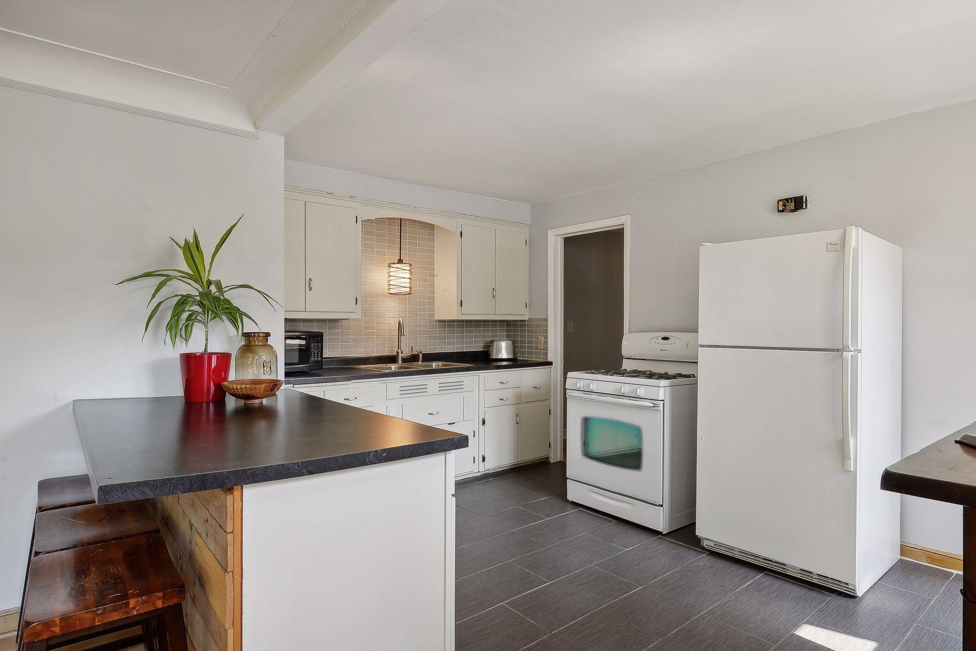 5525 Oliver Avenue S