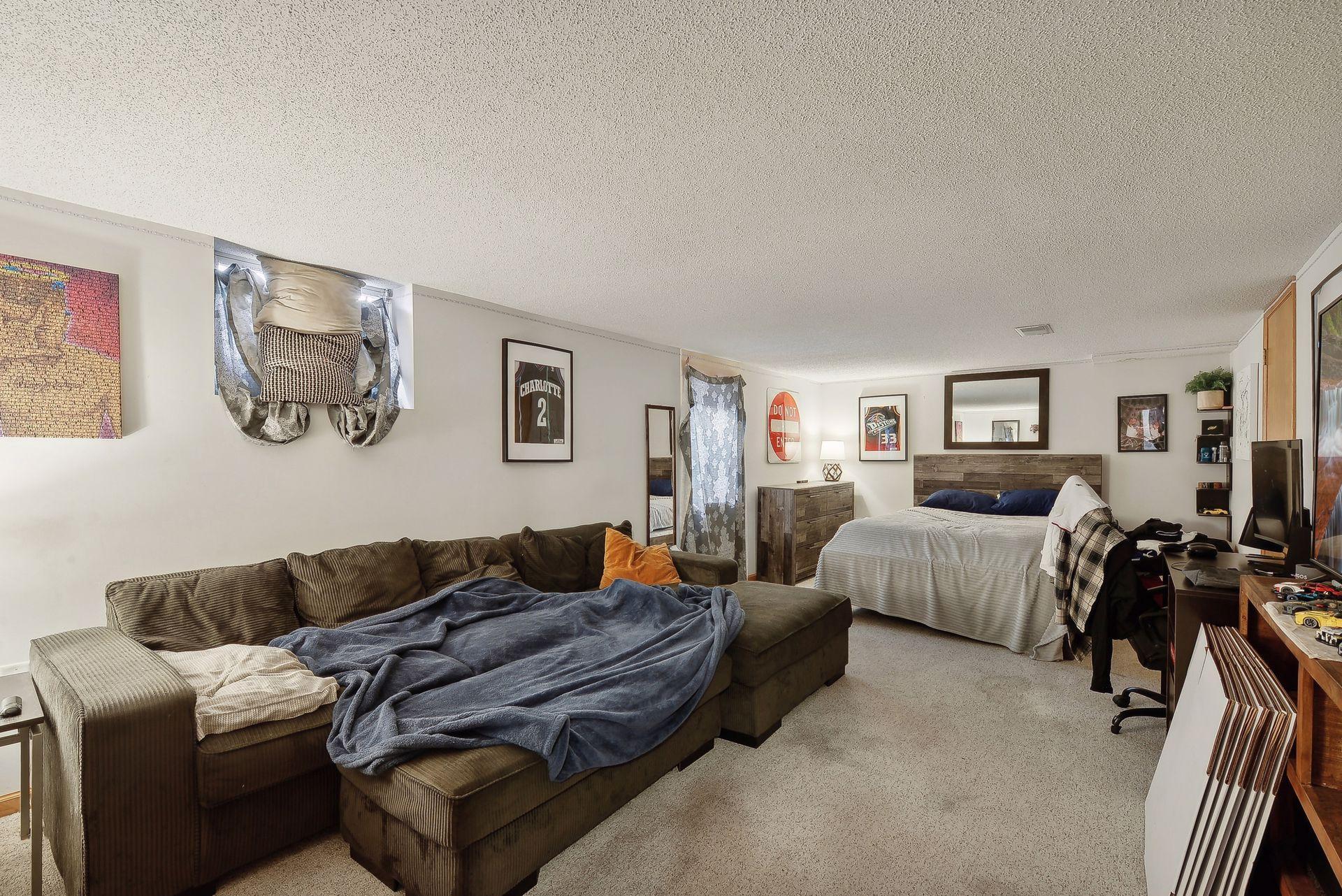 5525 Oliver Avenue S