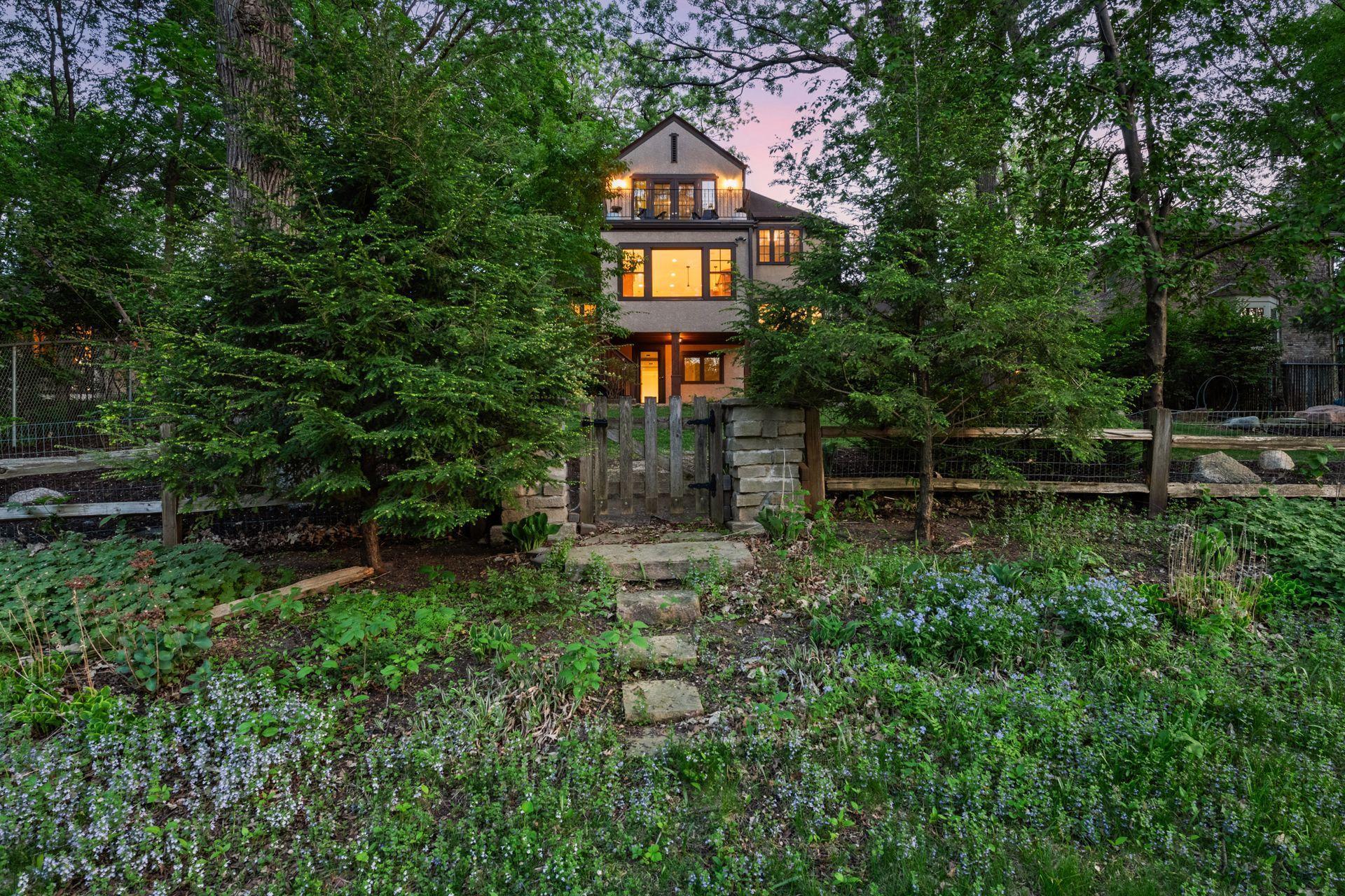 2114 W 53rd Street