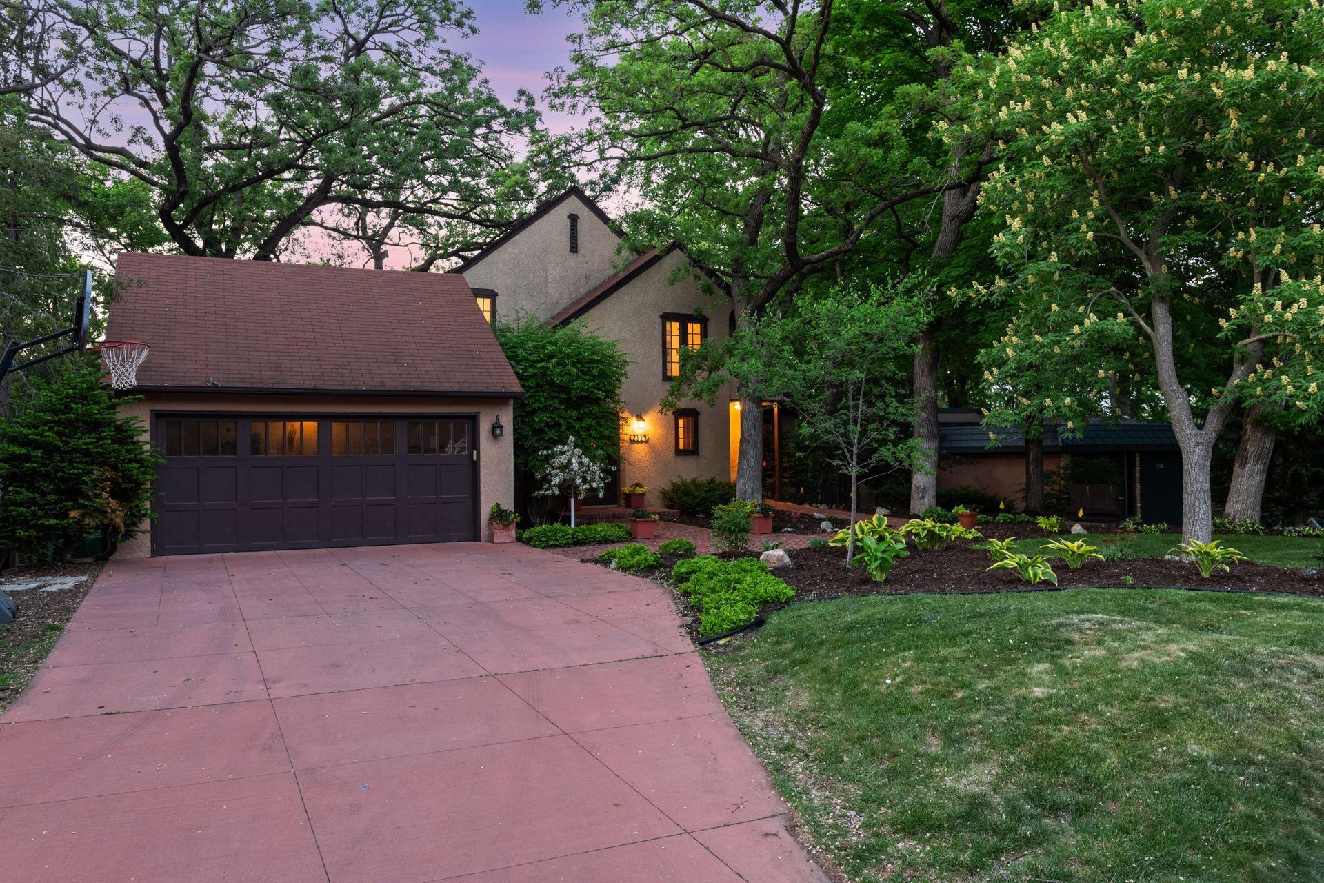 2114 W 53rd Street