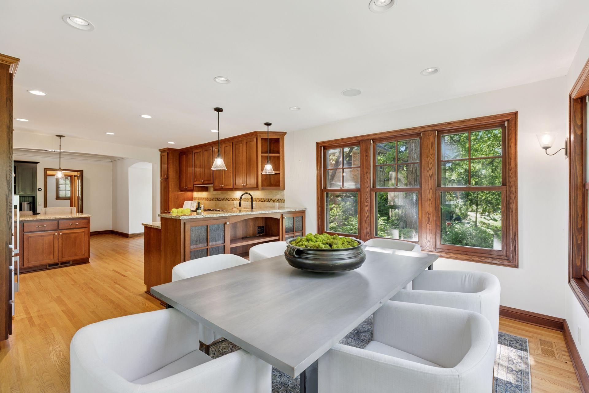 2114 W 53rd Street