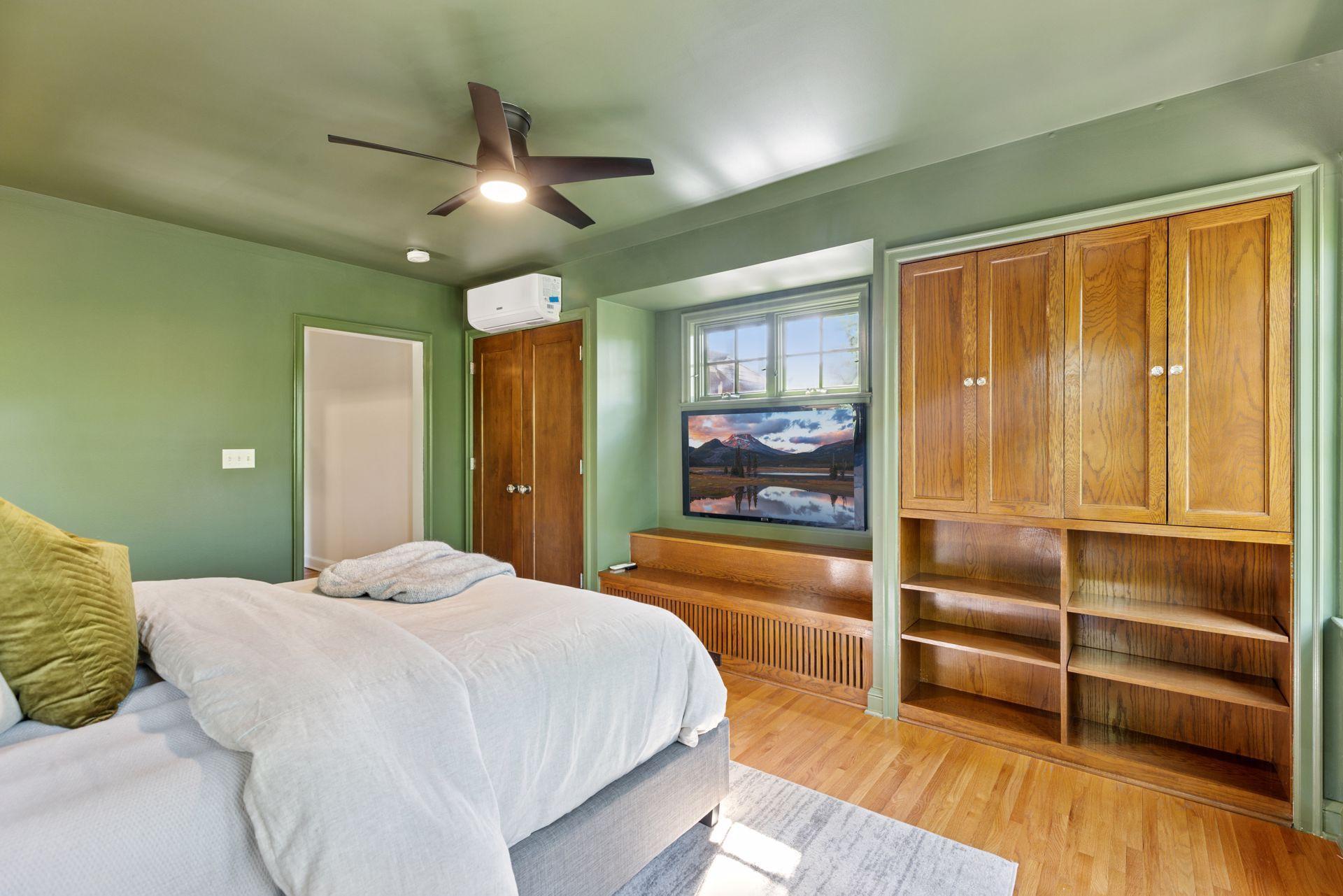 2114 W 53rd Street