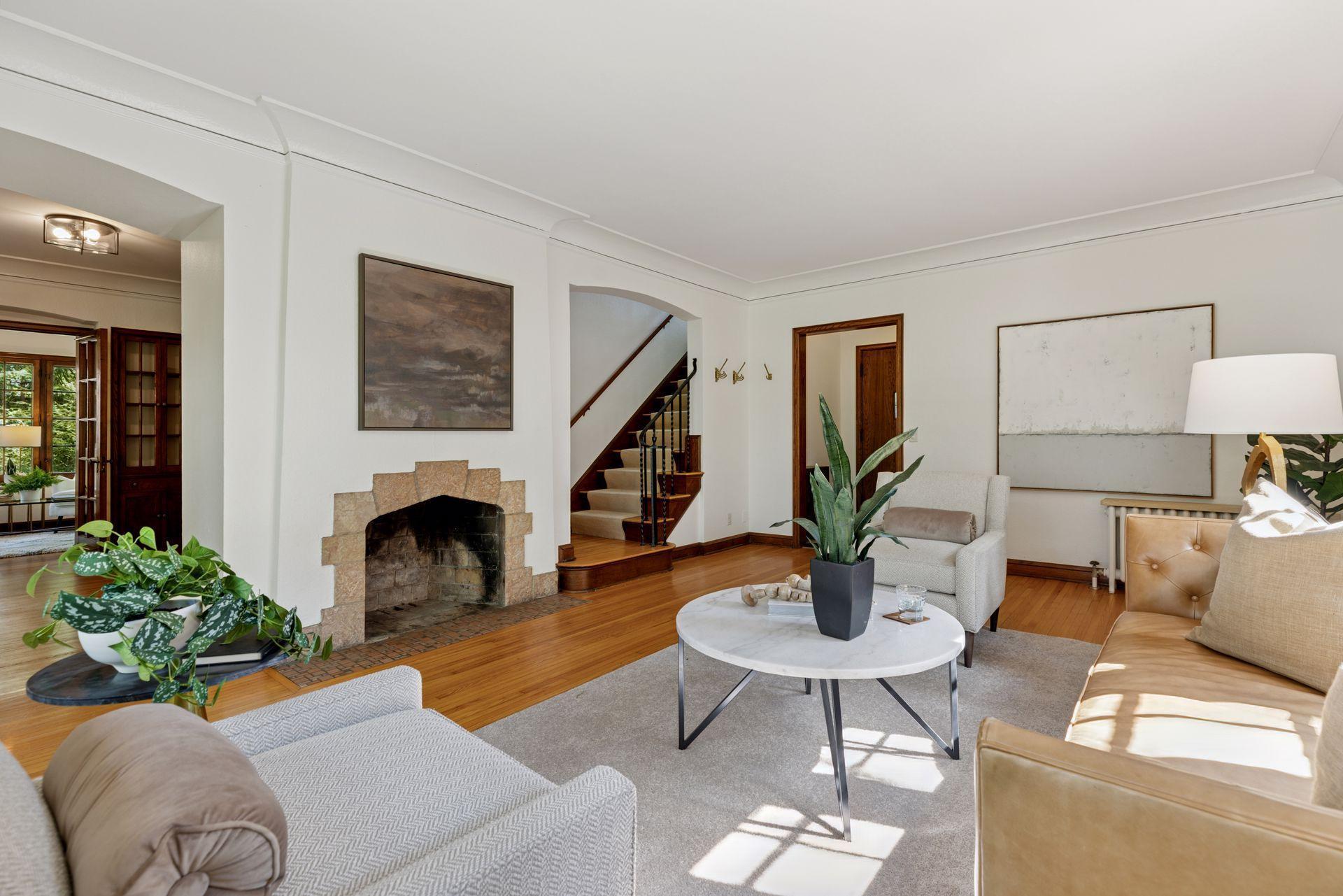 2114 W 53rd Street
