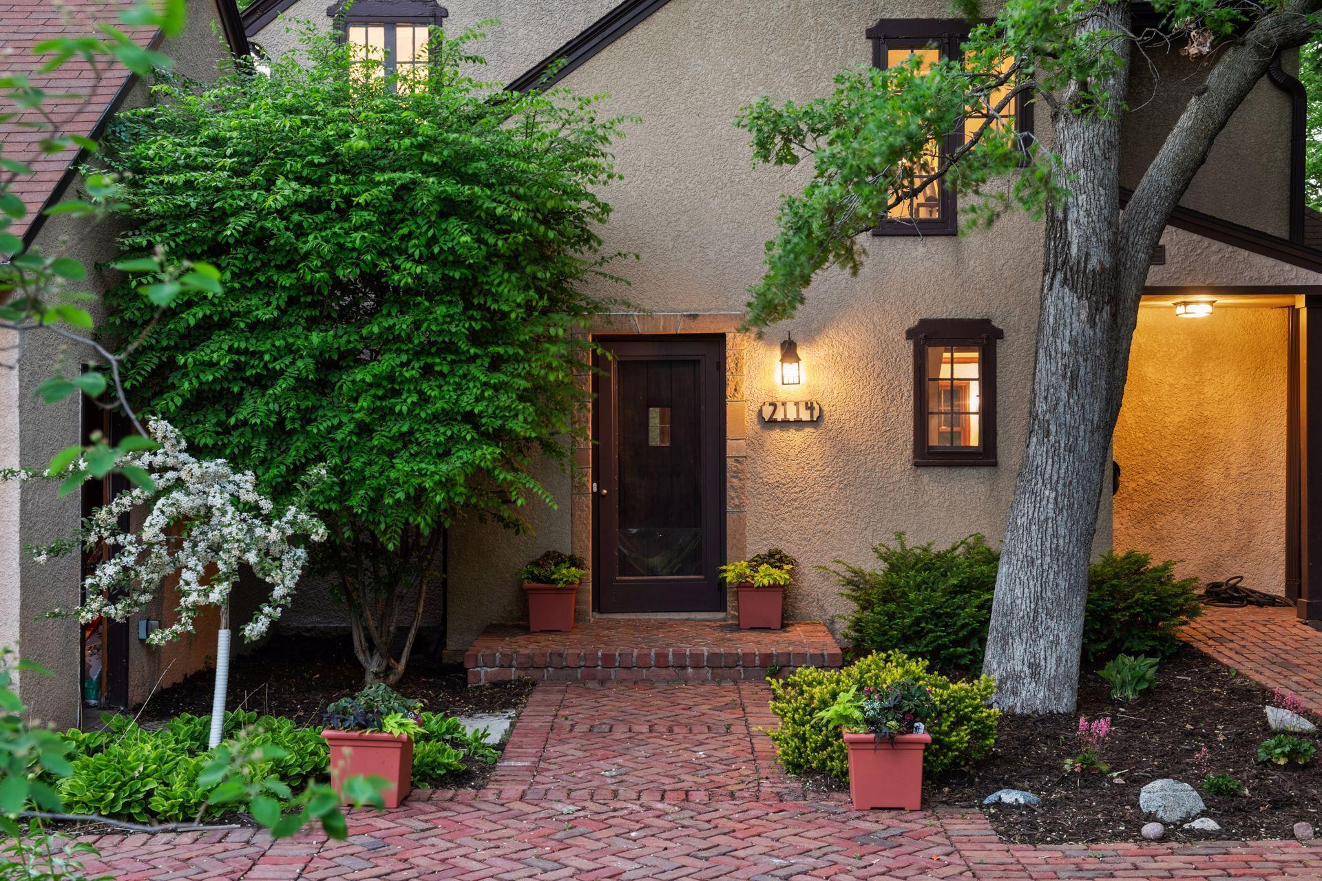 2114 W 53rd Street