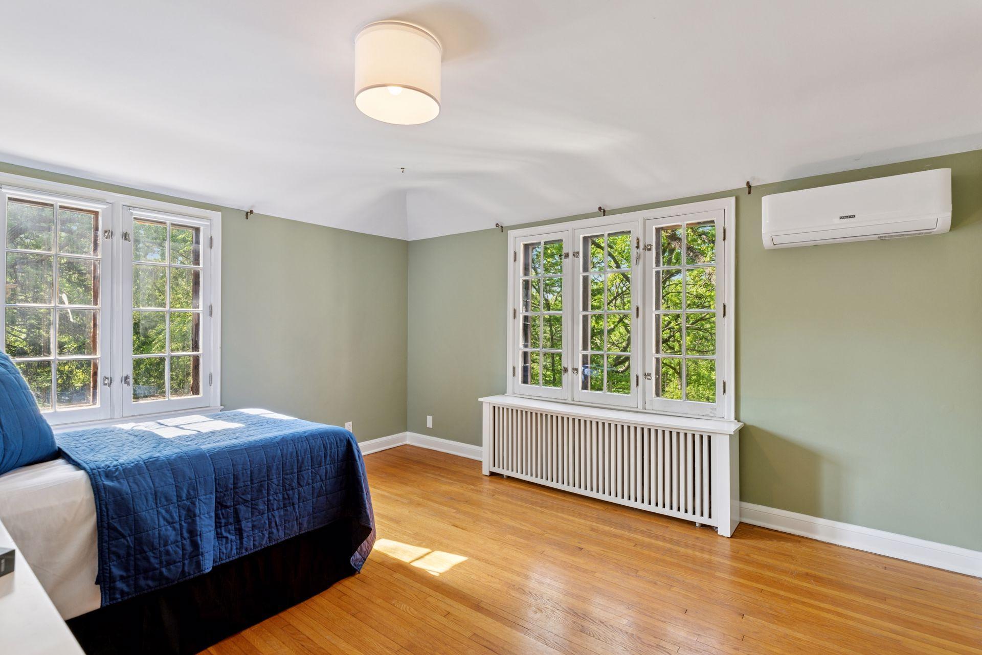 2114 W 53rd Street