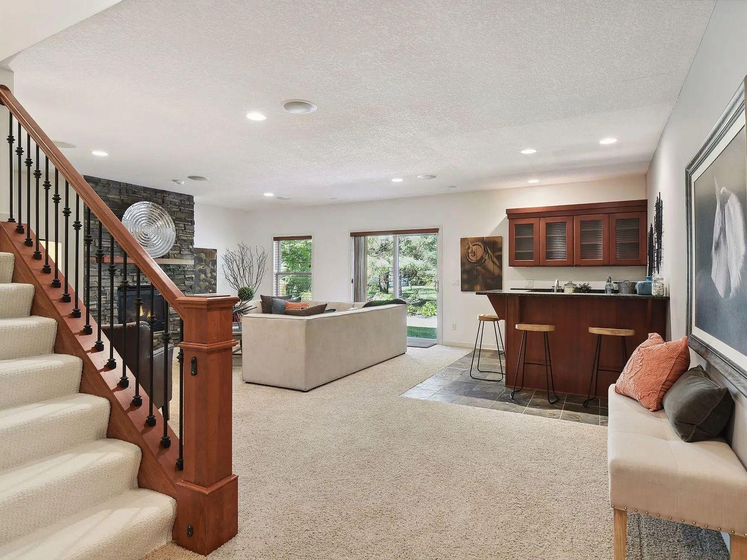 6484 Ivy Way