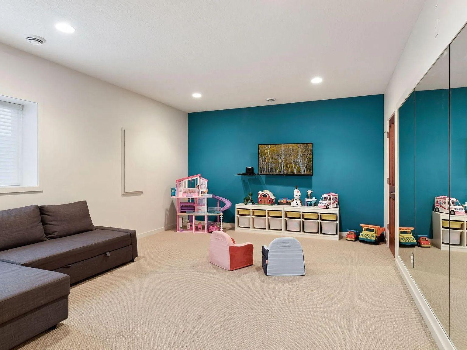 6484 Ivy Way