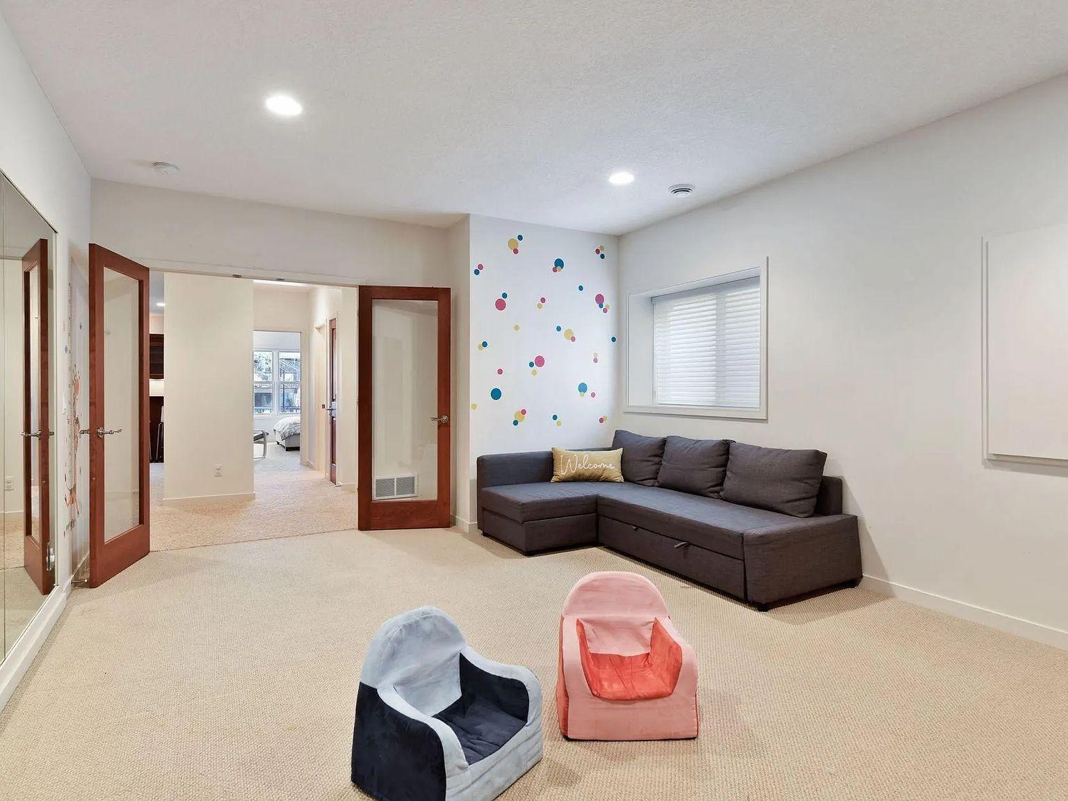 6484 Ivy Way