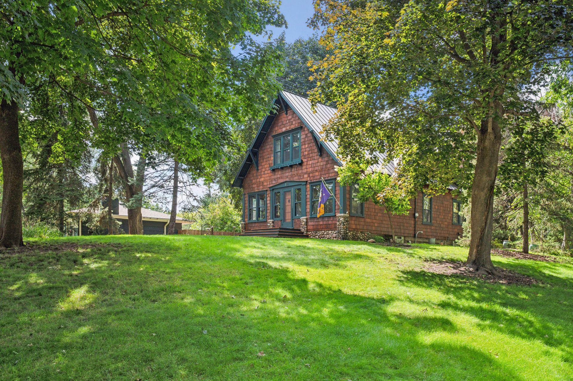 300 Blake Road S