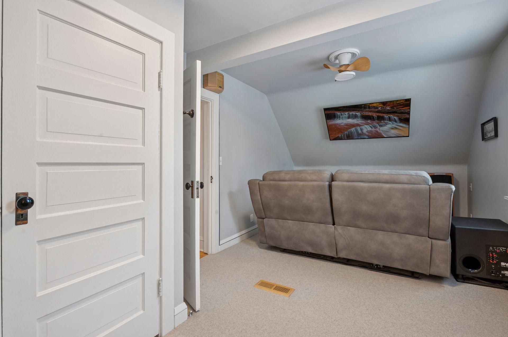300 Blake Road S