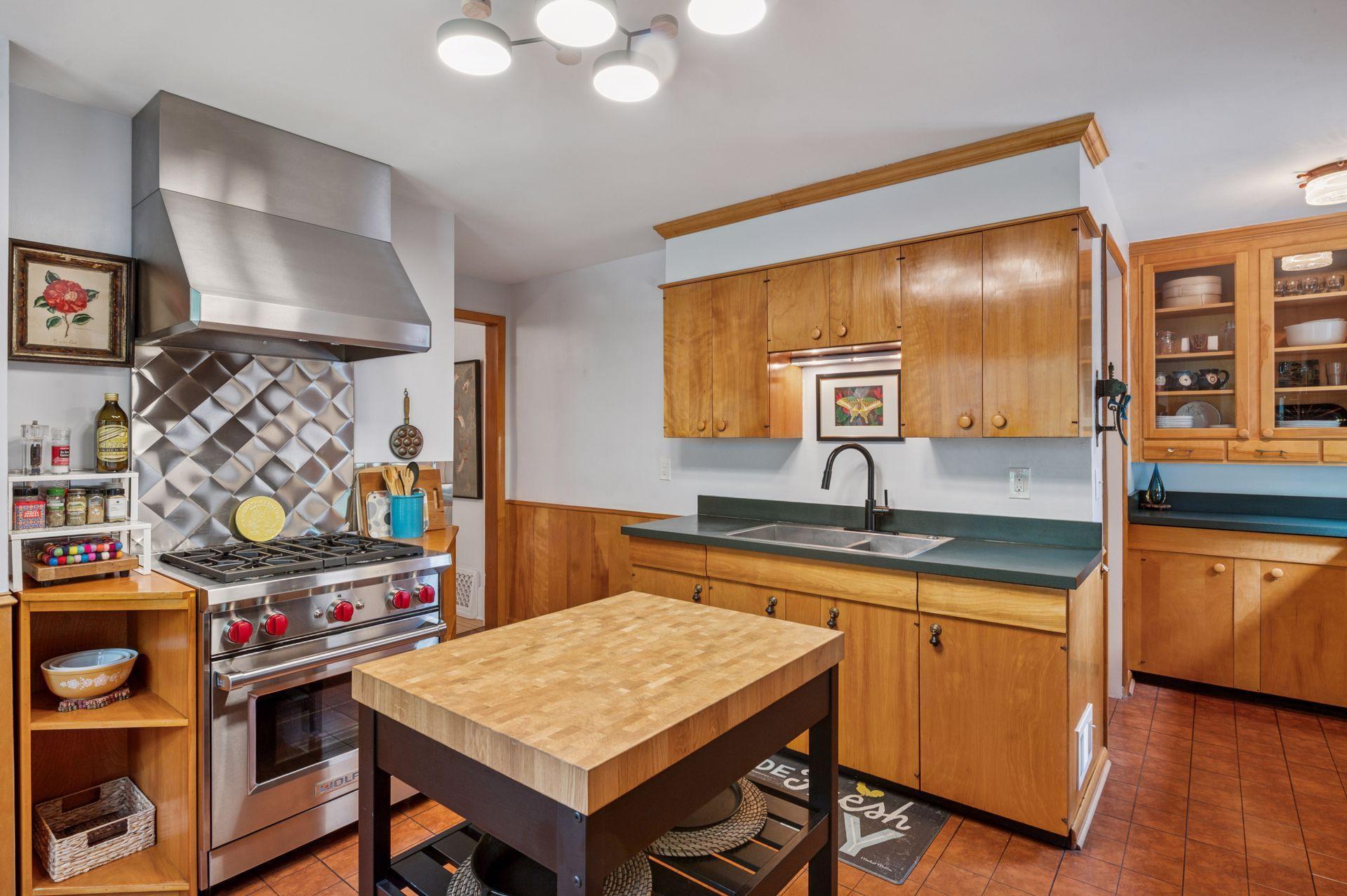 300 Blake Road S