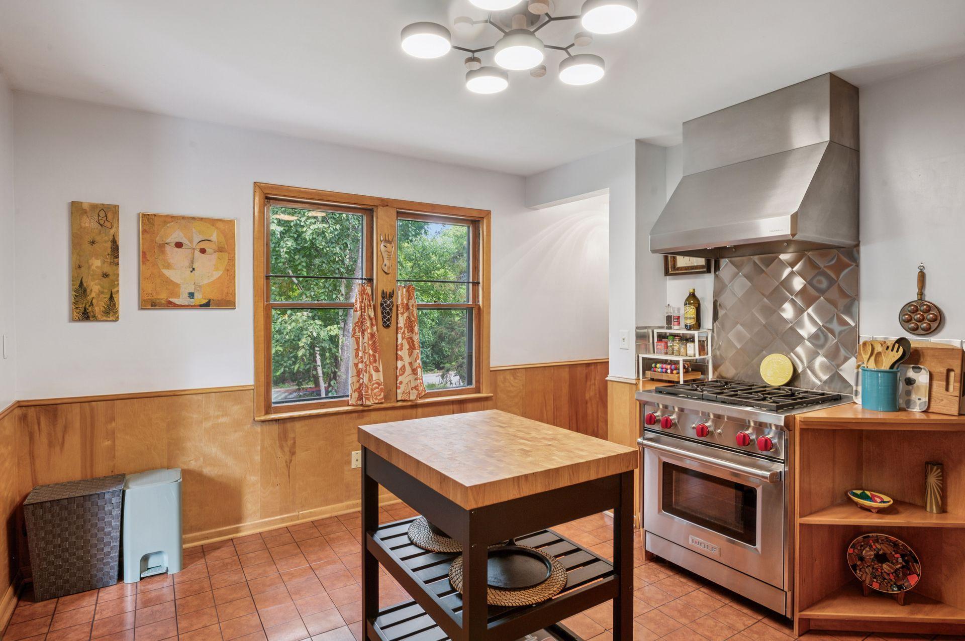 300 Blake Road S