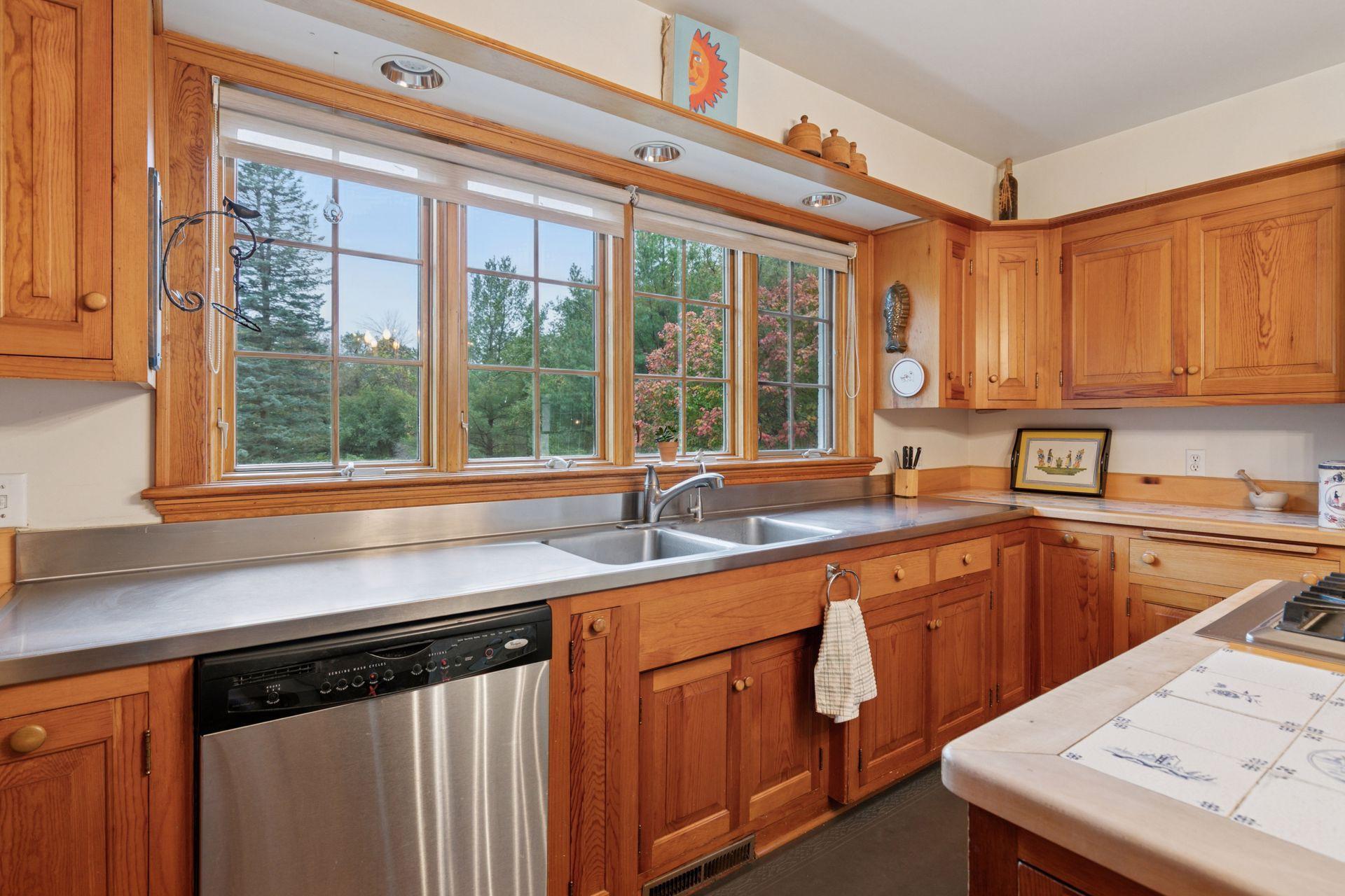 600 Wentworth Avenue