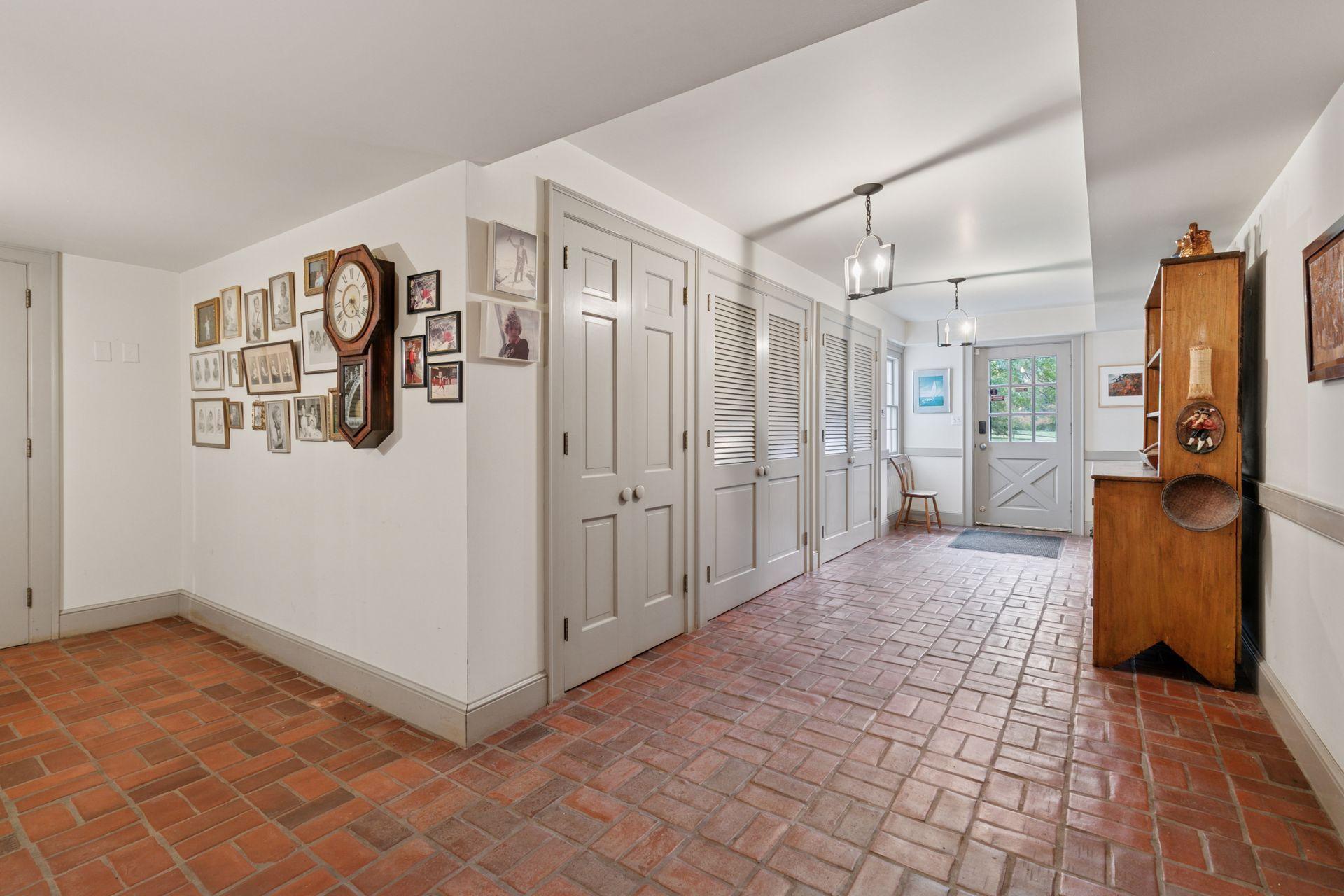 600 Wentworth Avenue