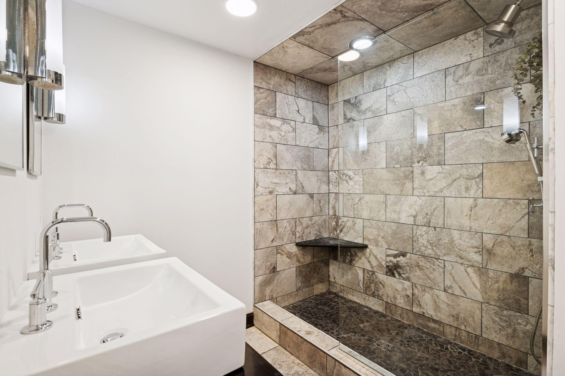 5051 Lyndale Avenue S