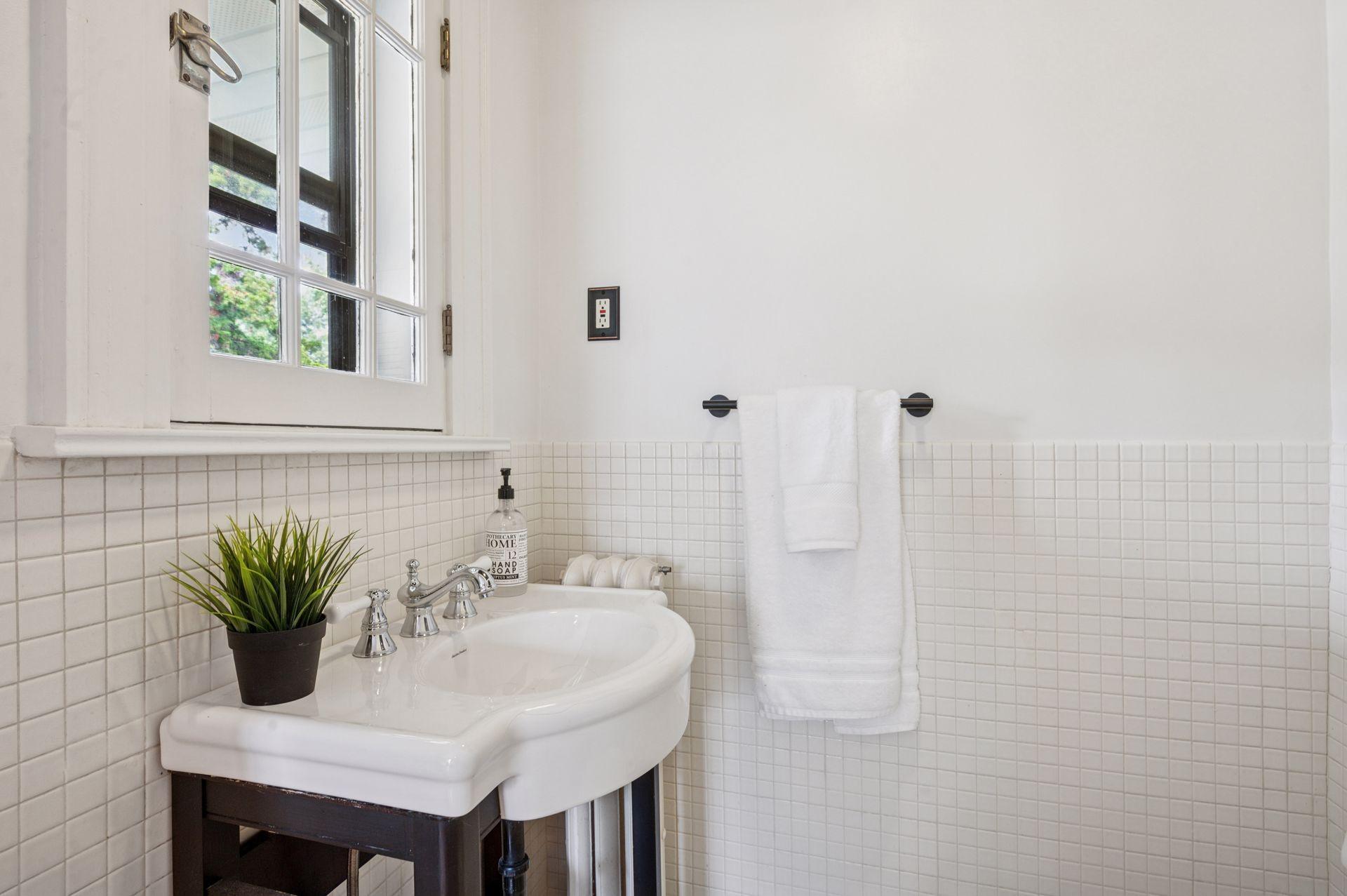 5051 Lyndale Avenue S