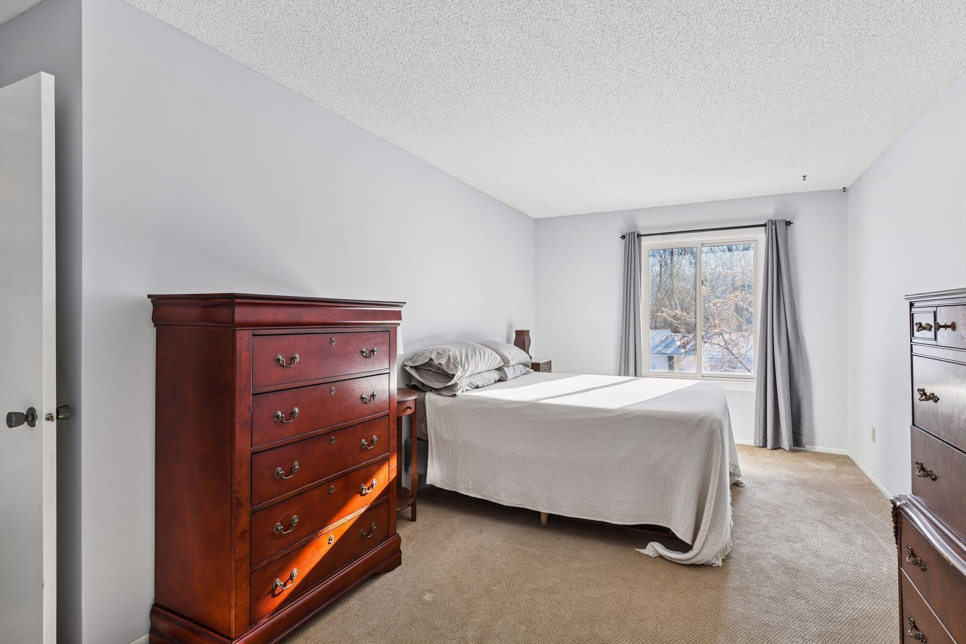 4453 Cedar Lake Road S