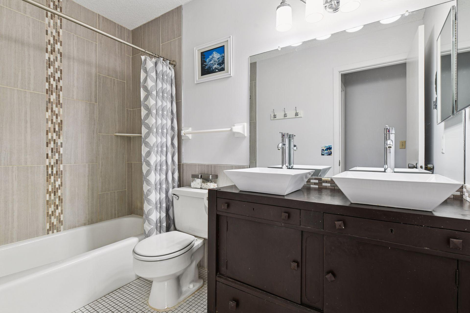 4453 Cedar Lake Road S