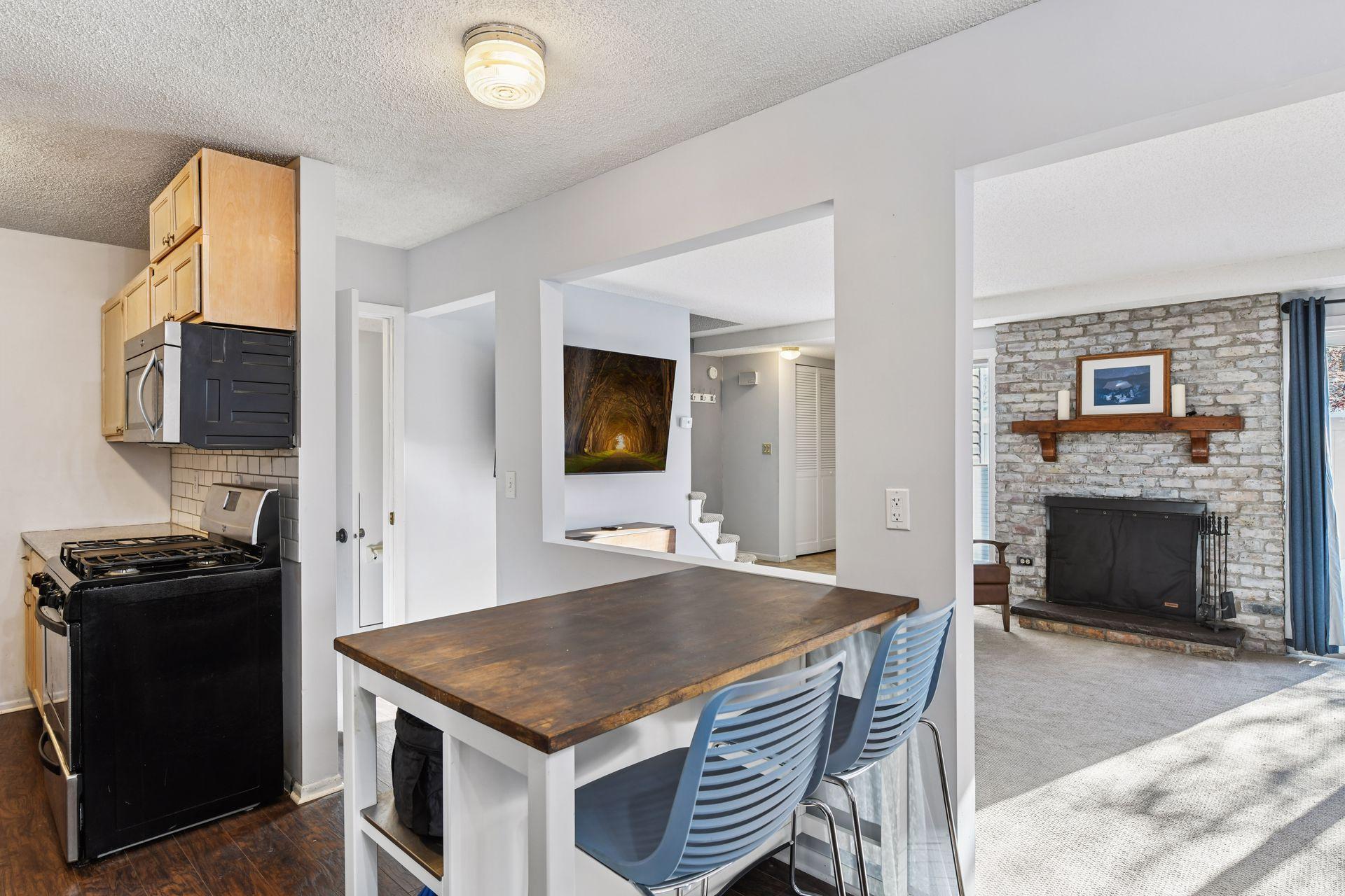 4453 Cedar Lake Road S