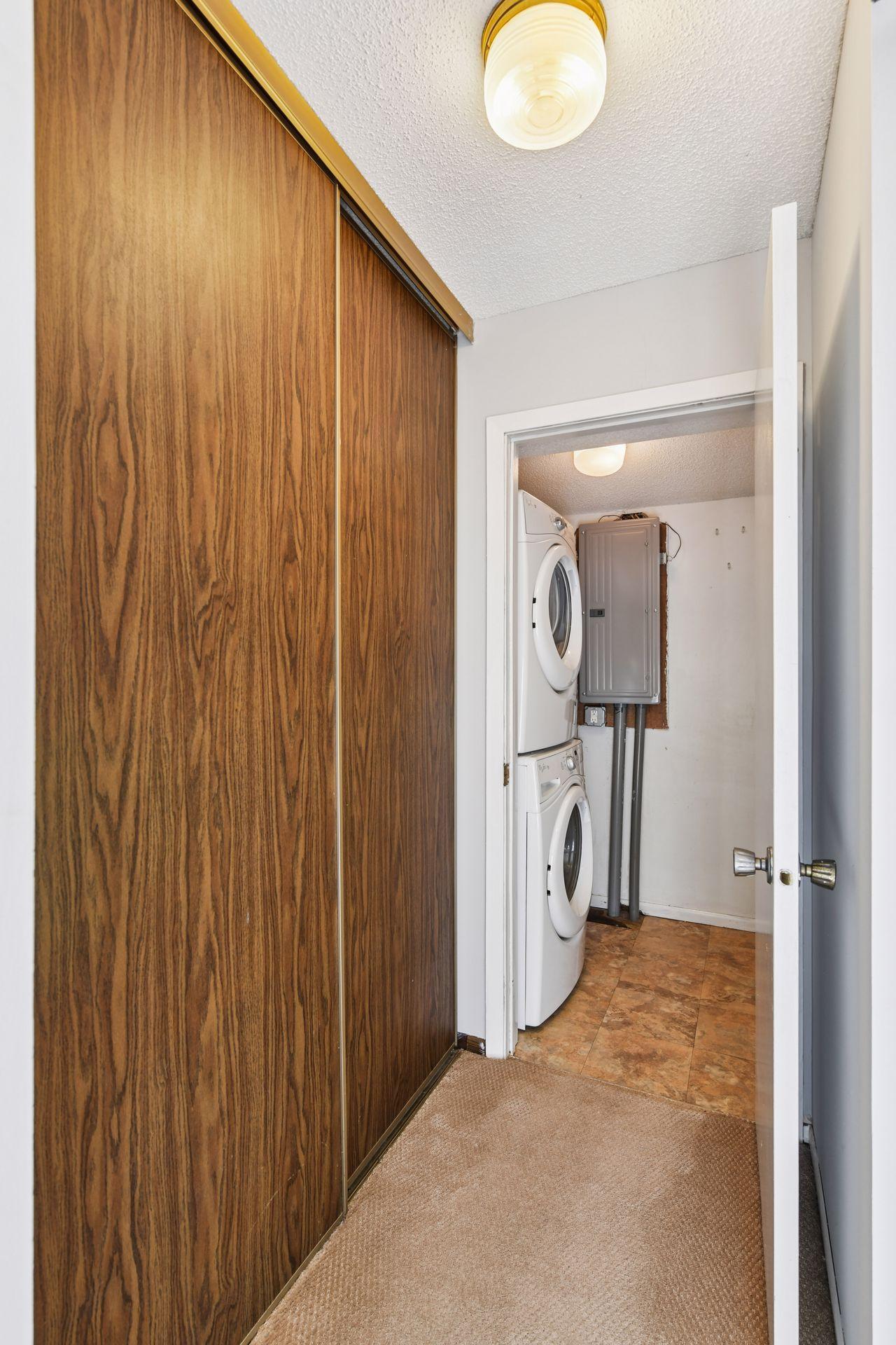 4453 Cedar Lake Road S