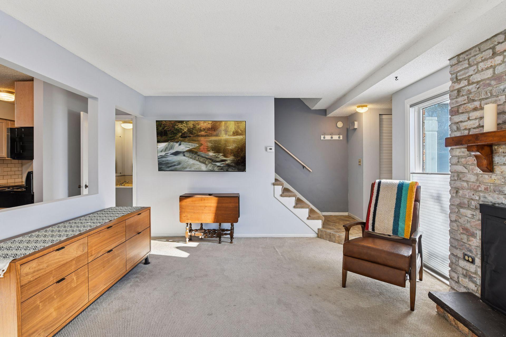 4453 Cedar Lake Road S