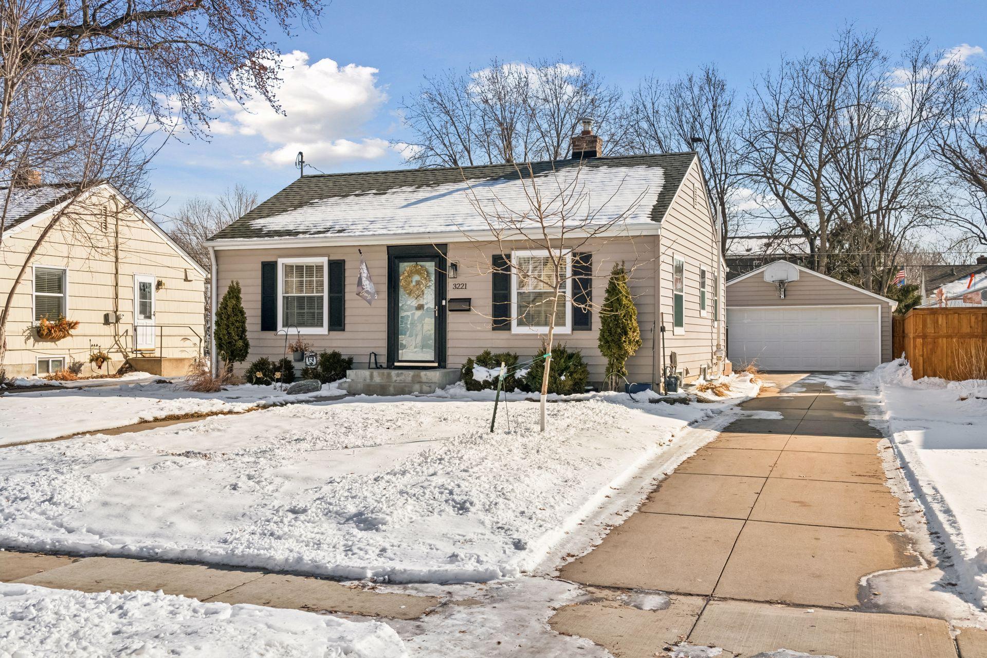 3221 Georgia Avenue S