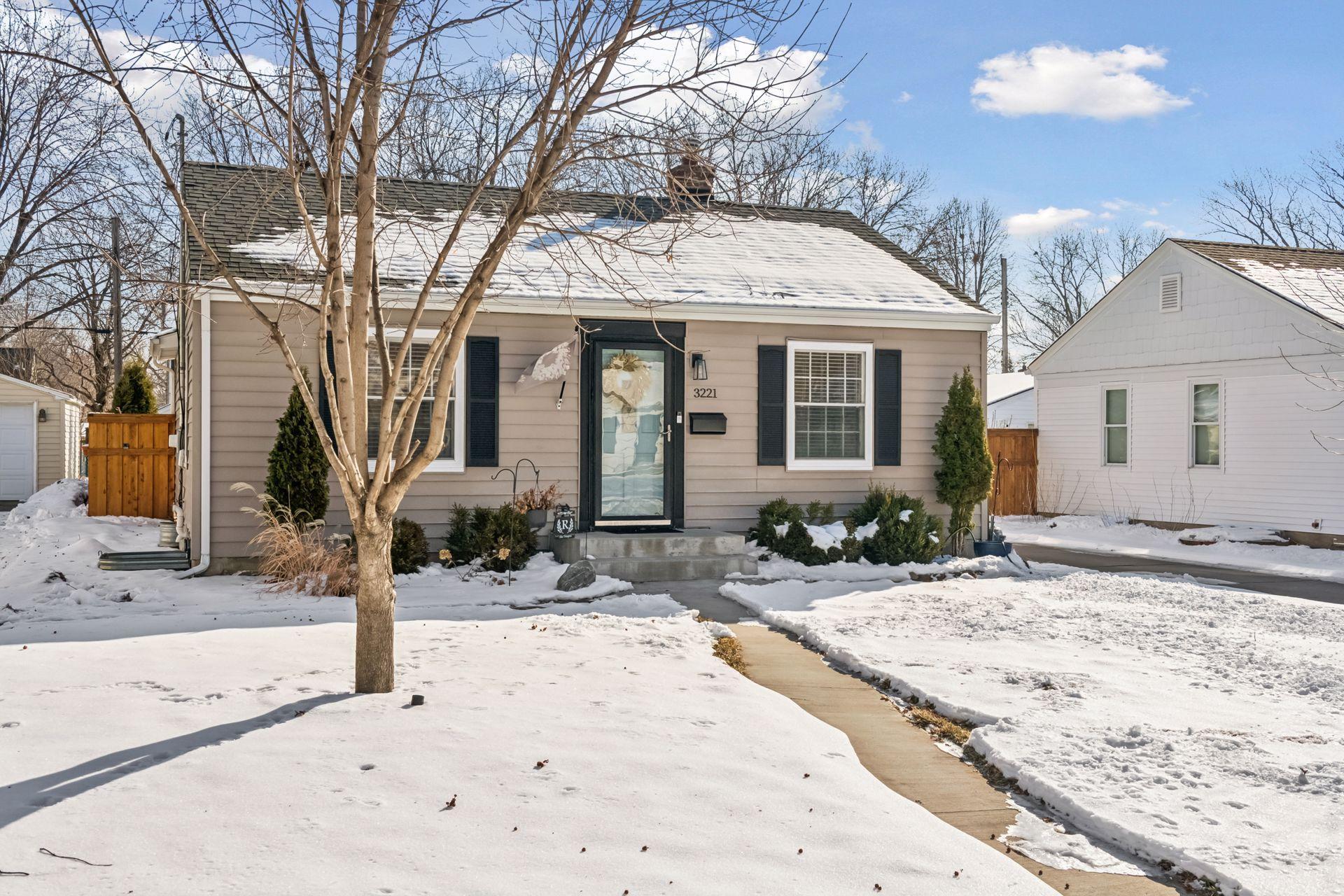 3221 Georgia Avenue S