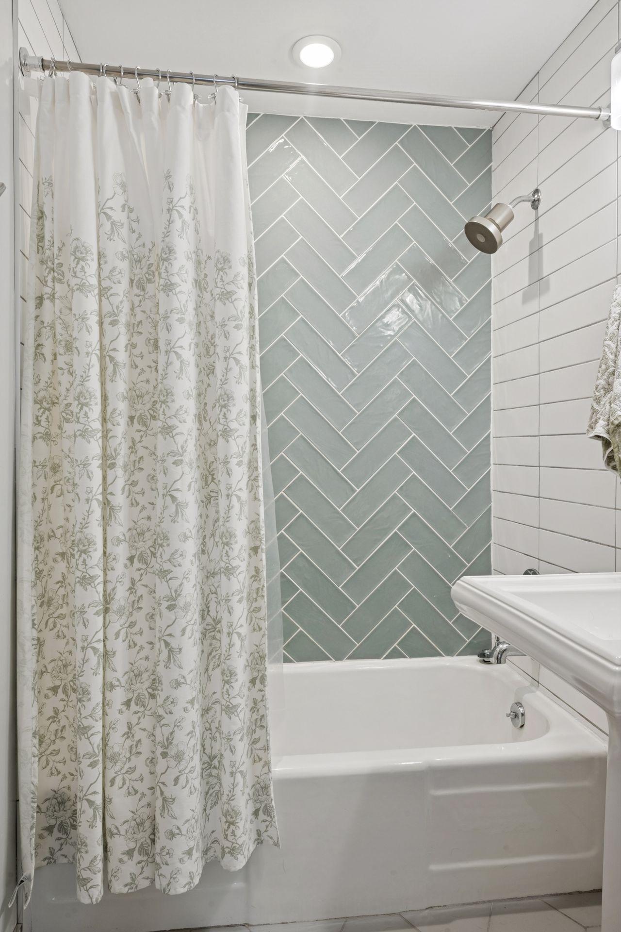 3221 Georgia Avenue S