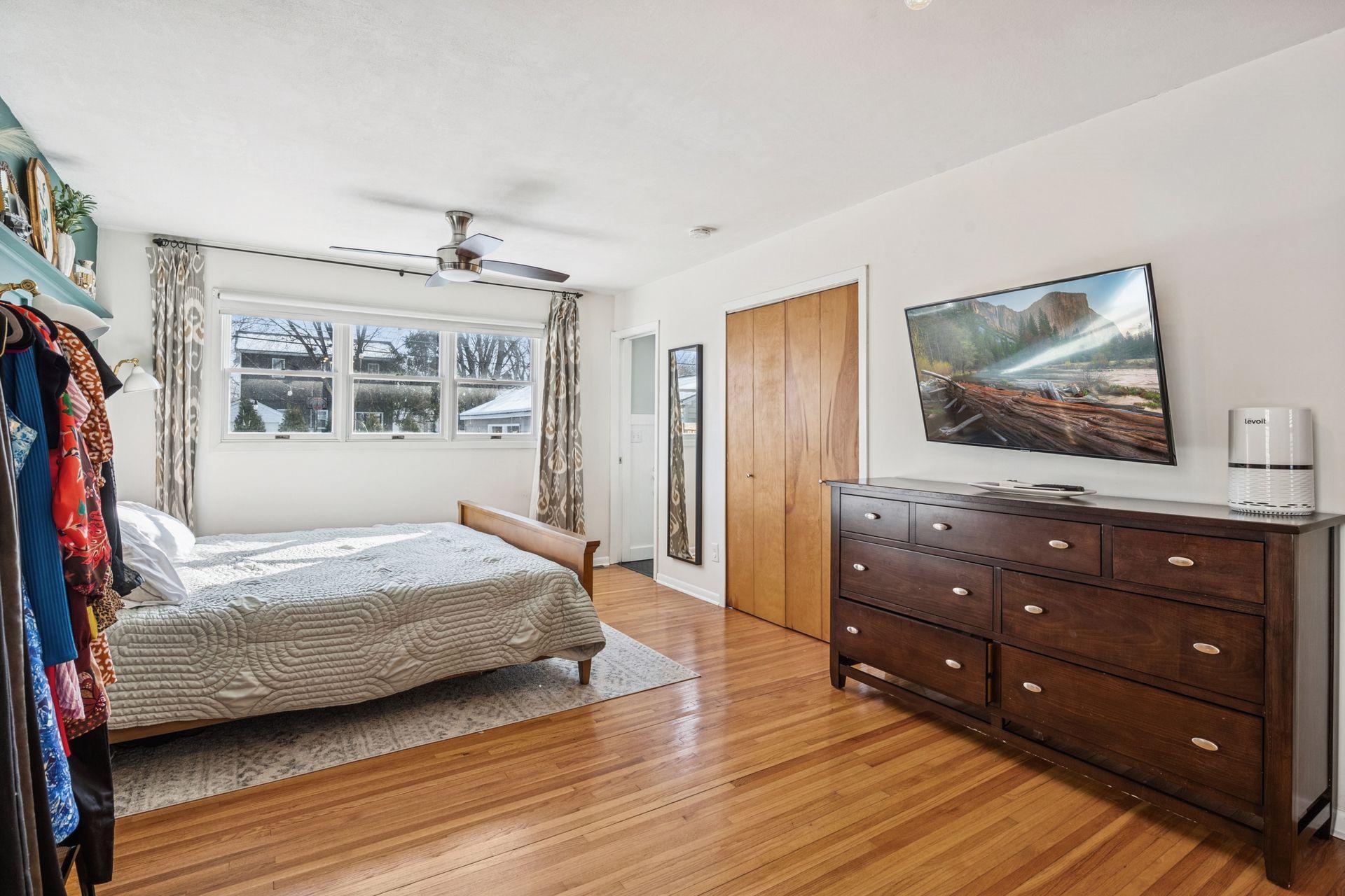 3221 Georgia Avenue S