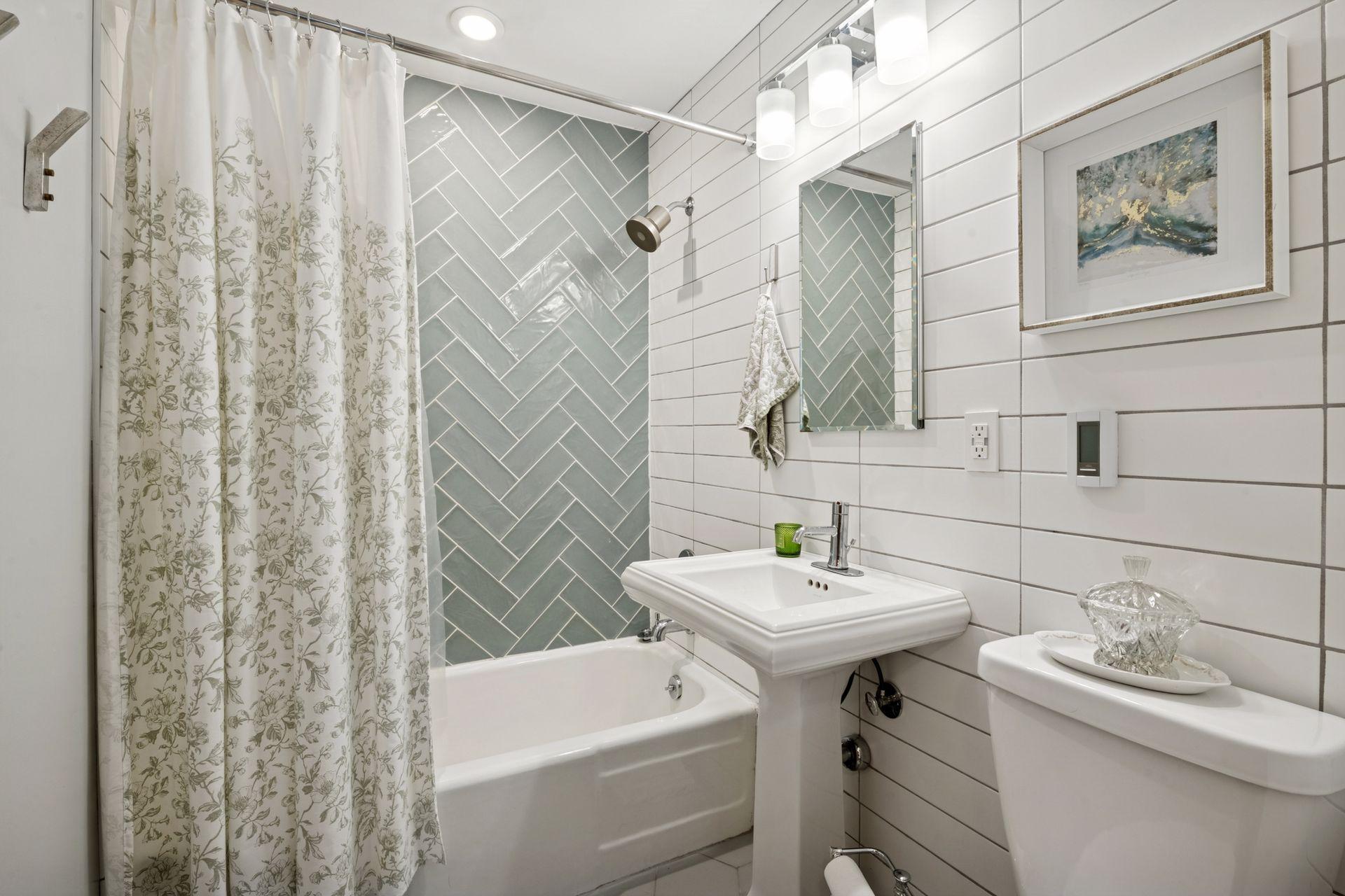 3221 Georgia Avenue S