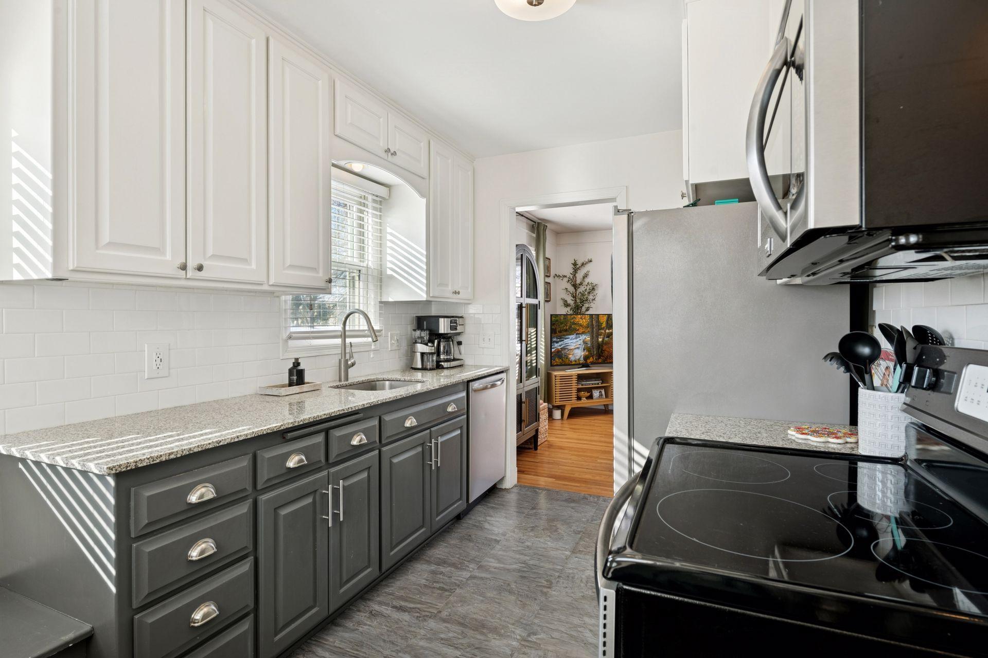 3221 Georgia Avenue S