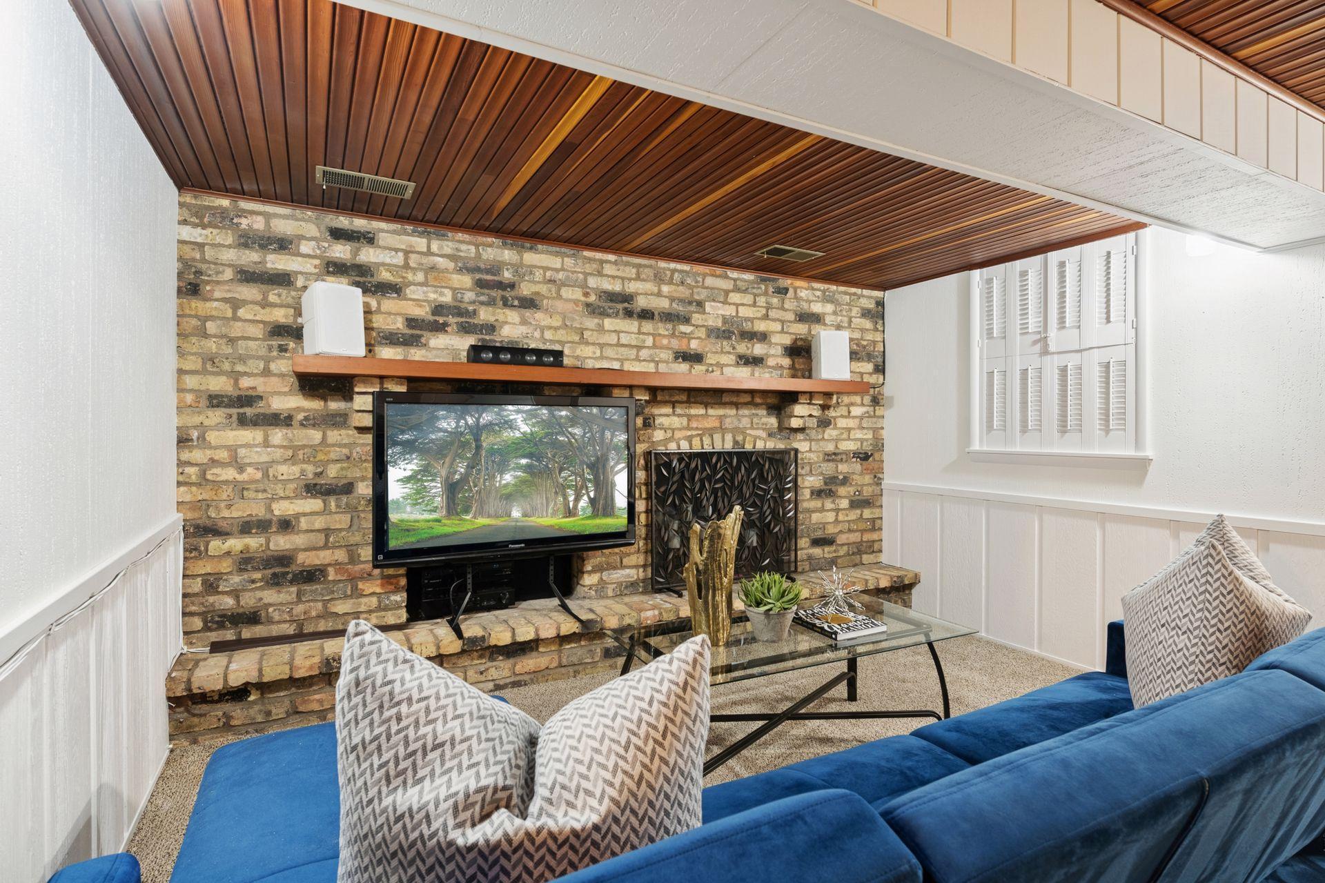 6708 Rosemary Lane