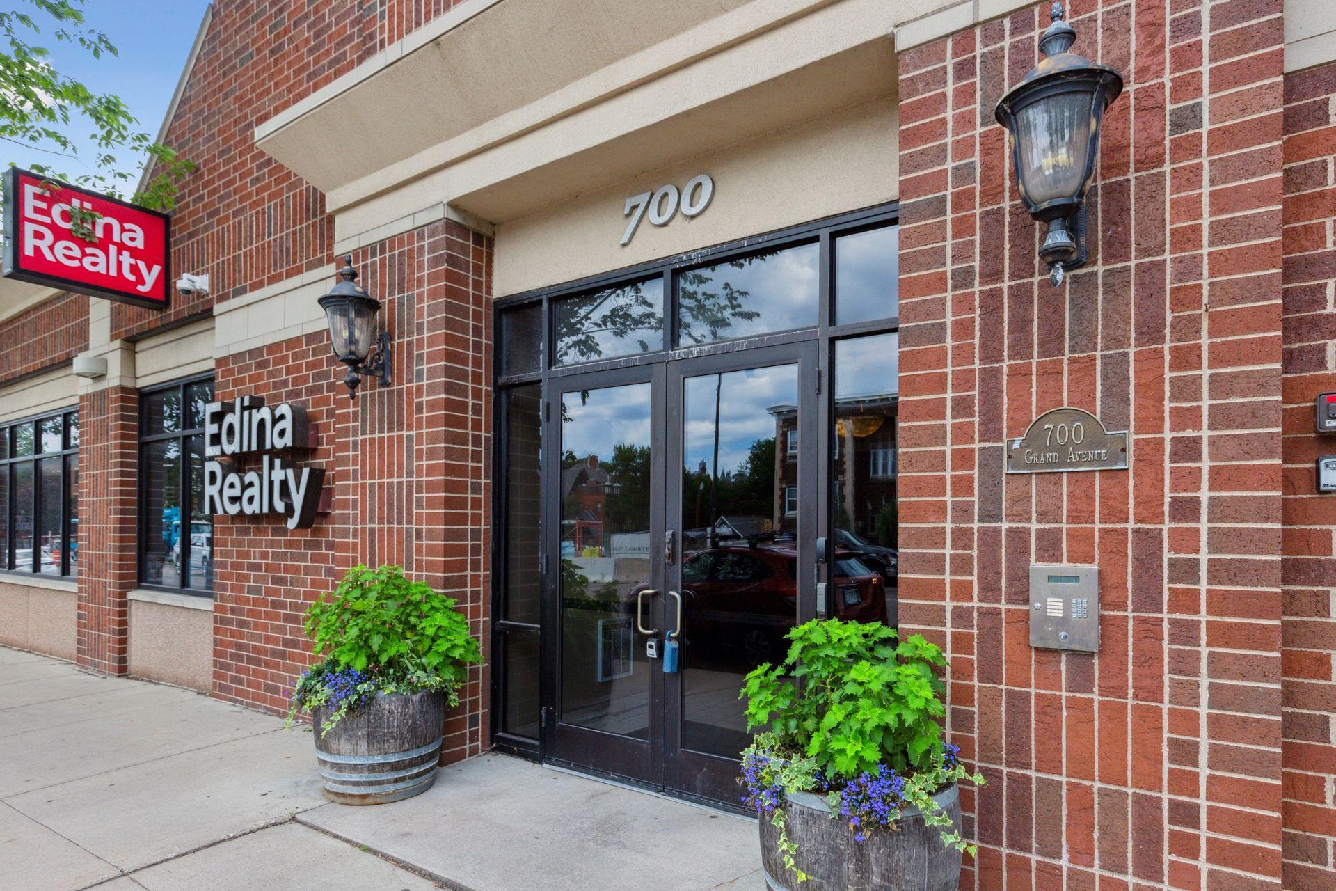 700 Grand Avenue Unit: 204