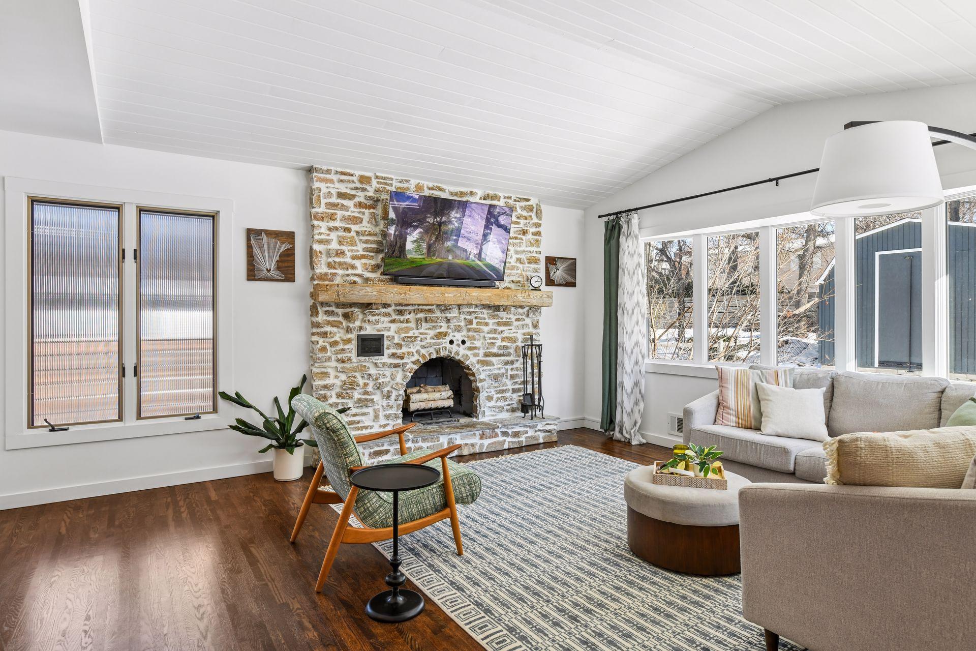 6105 Birchcrest Drive