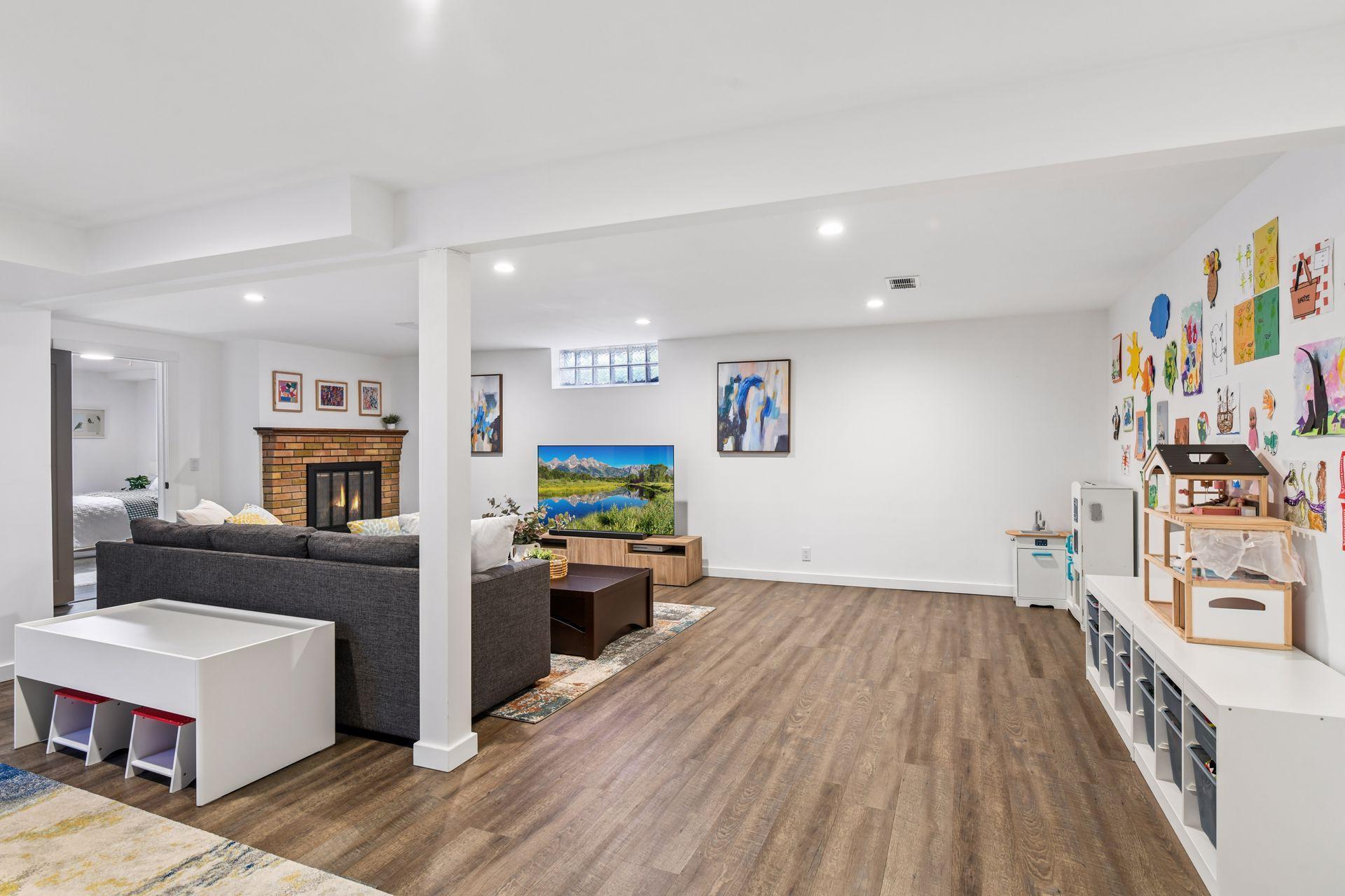 6105 Birchcrest Drive