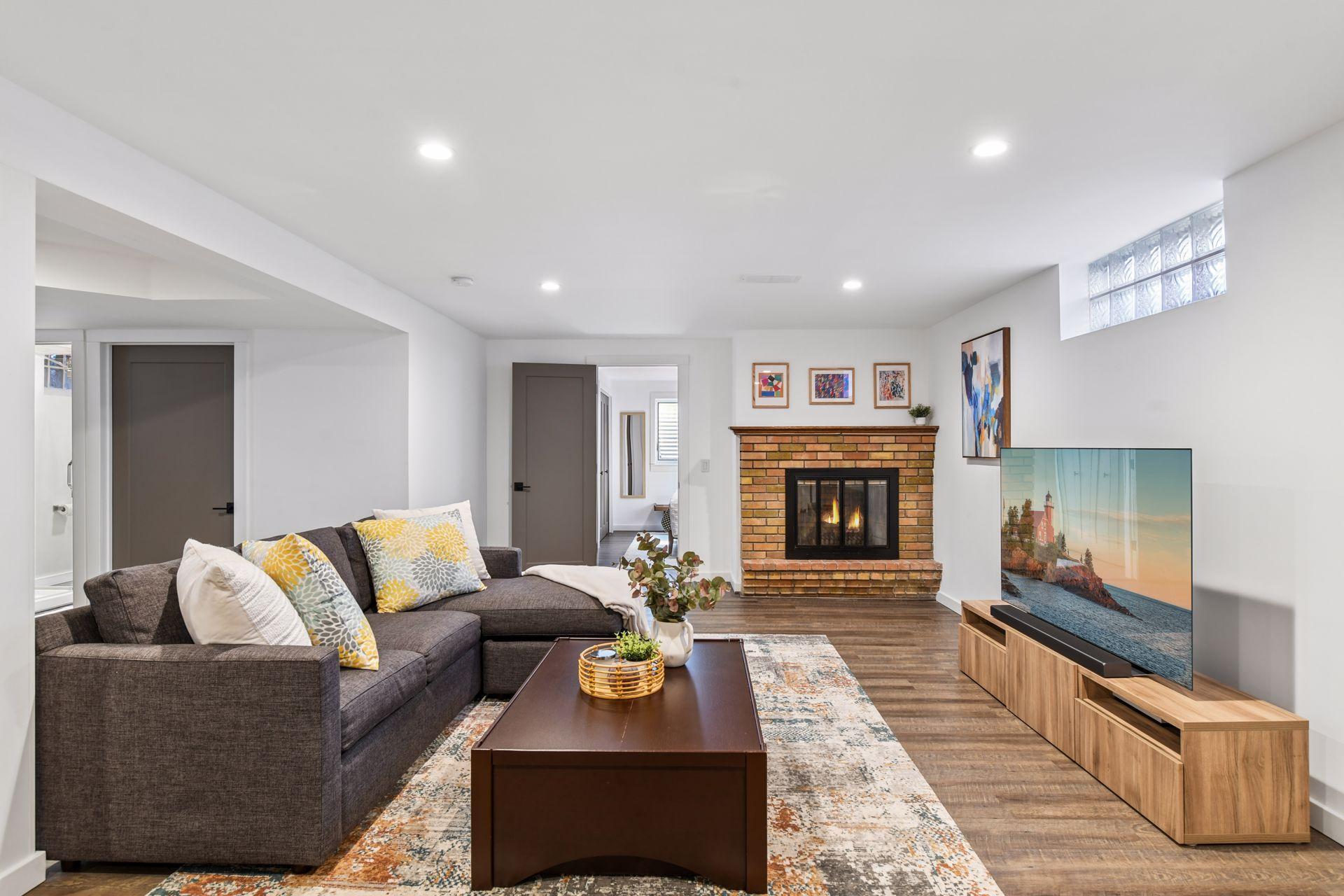 6105 Birchcrest Drive