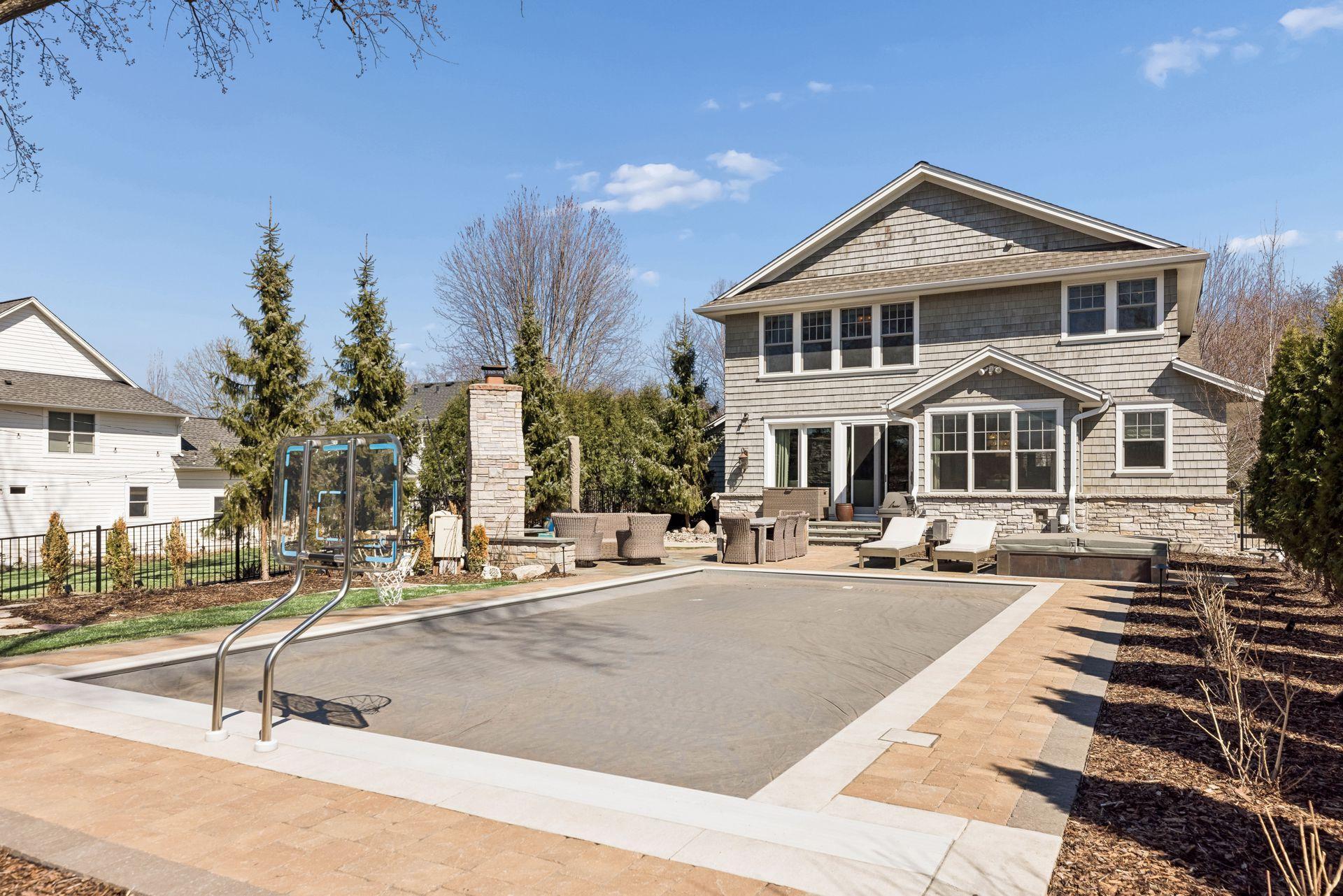 5228 Halifax Avenue S