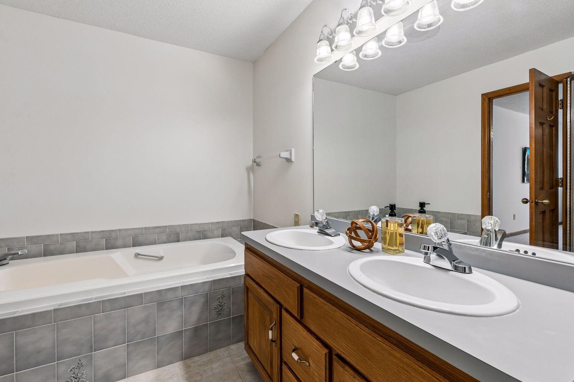 4908 W 93rd Street