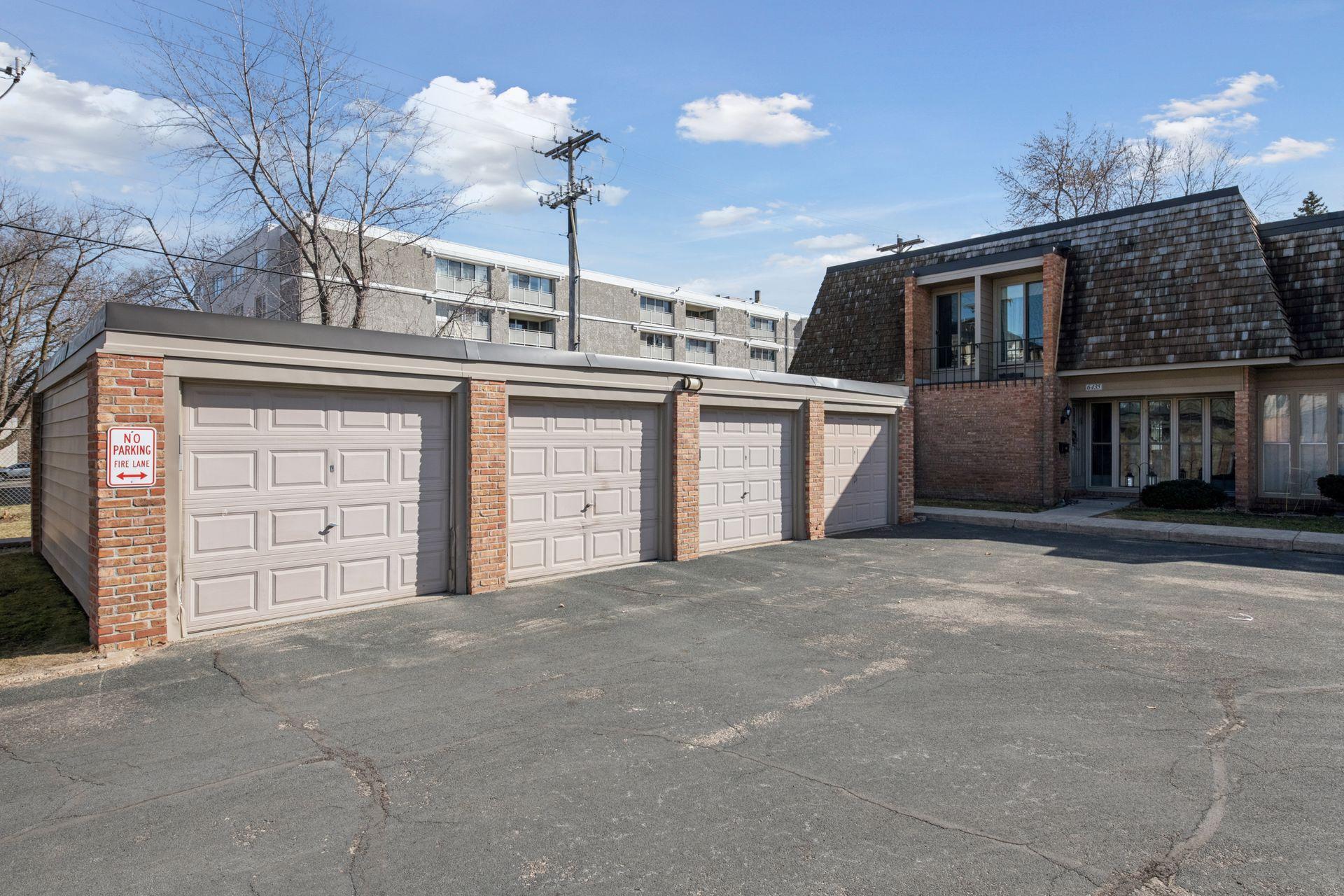 6433 Barrie Road