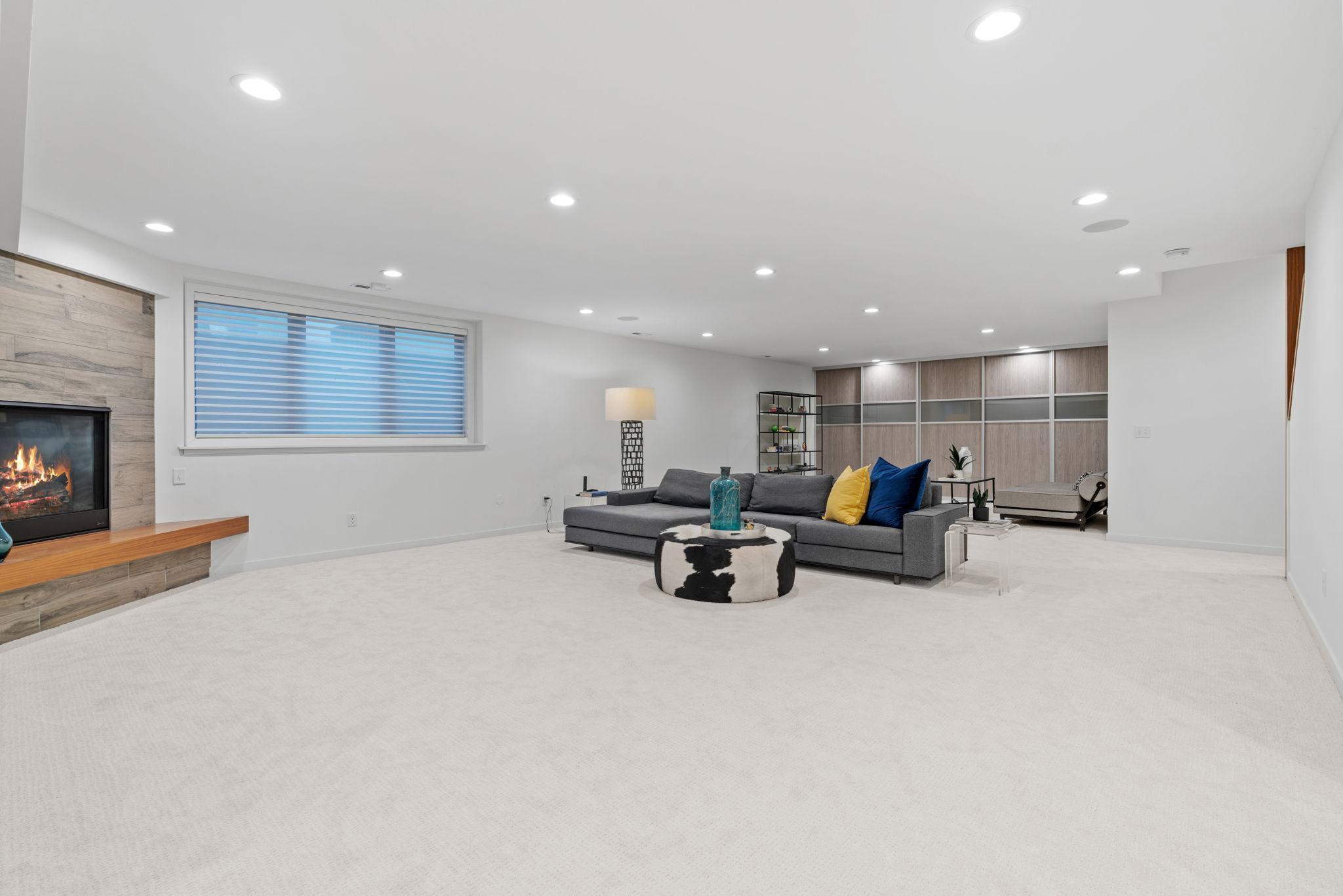 3516 W Fuller Street
