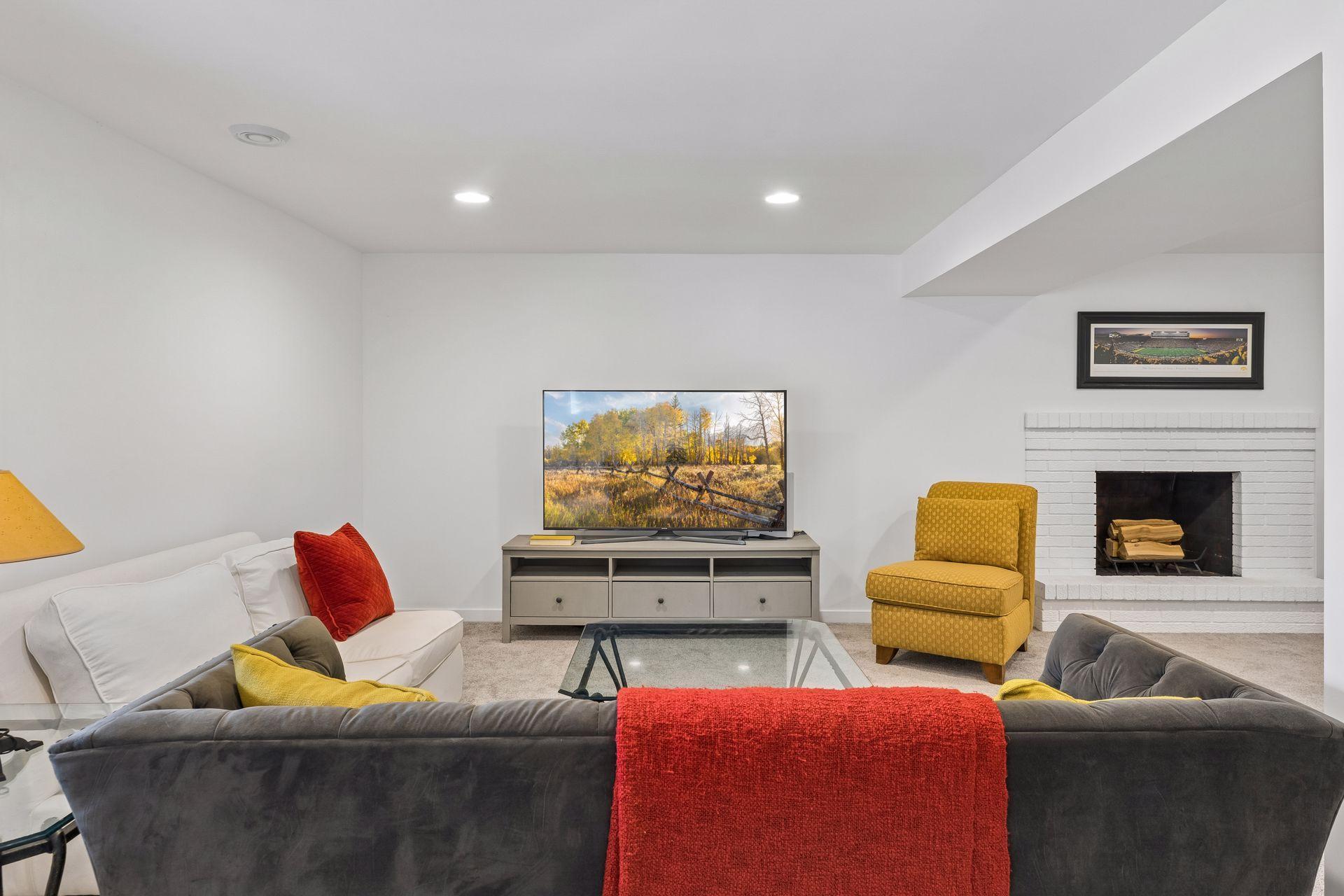 8465 Winnetka Heights Drive
