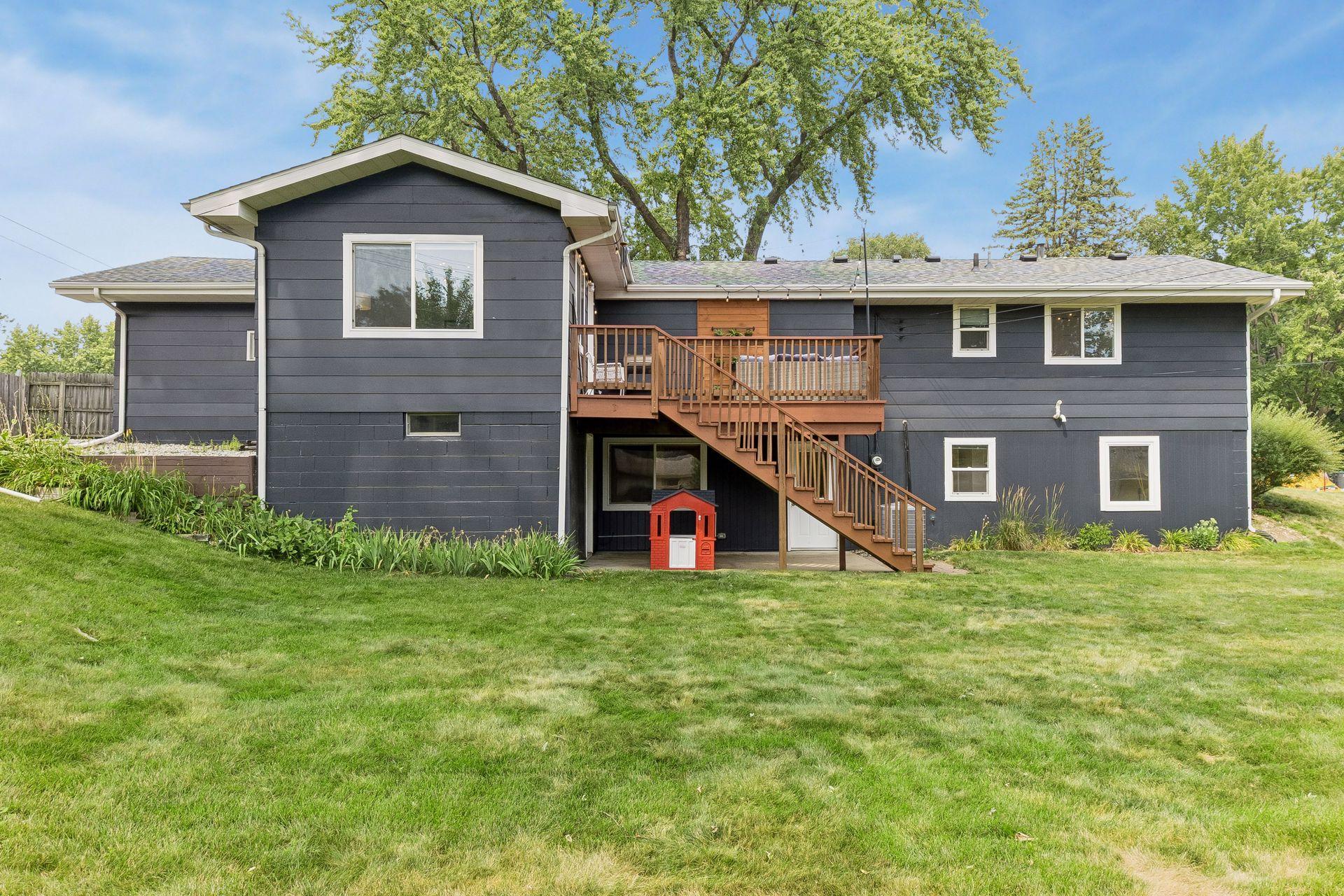 8465 Winnetka Heights Drive