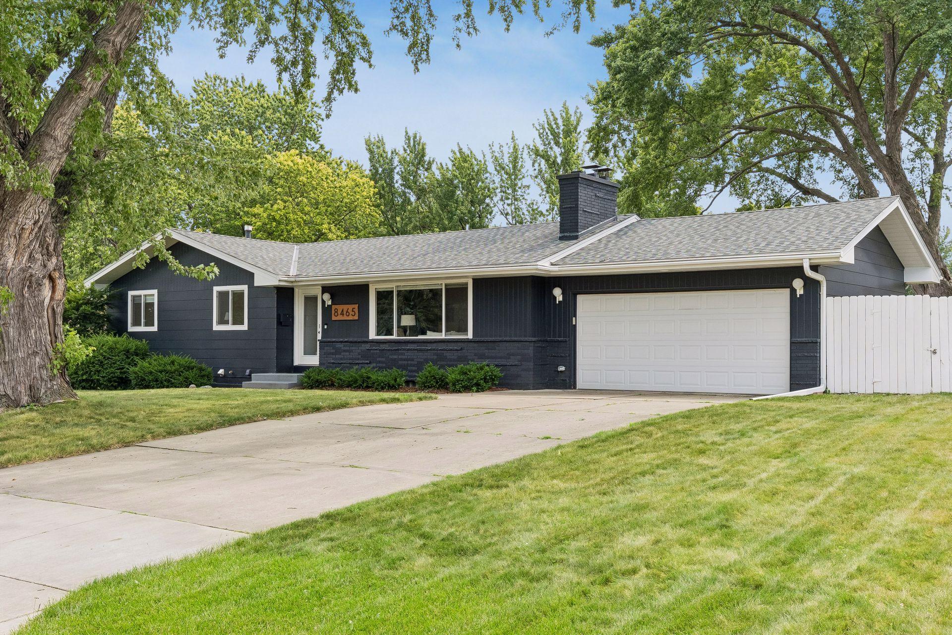8465 Winnetka Heights Drive