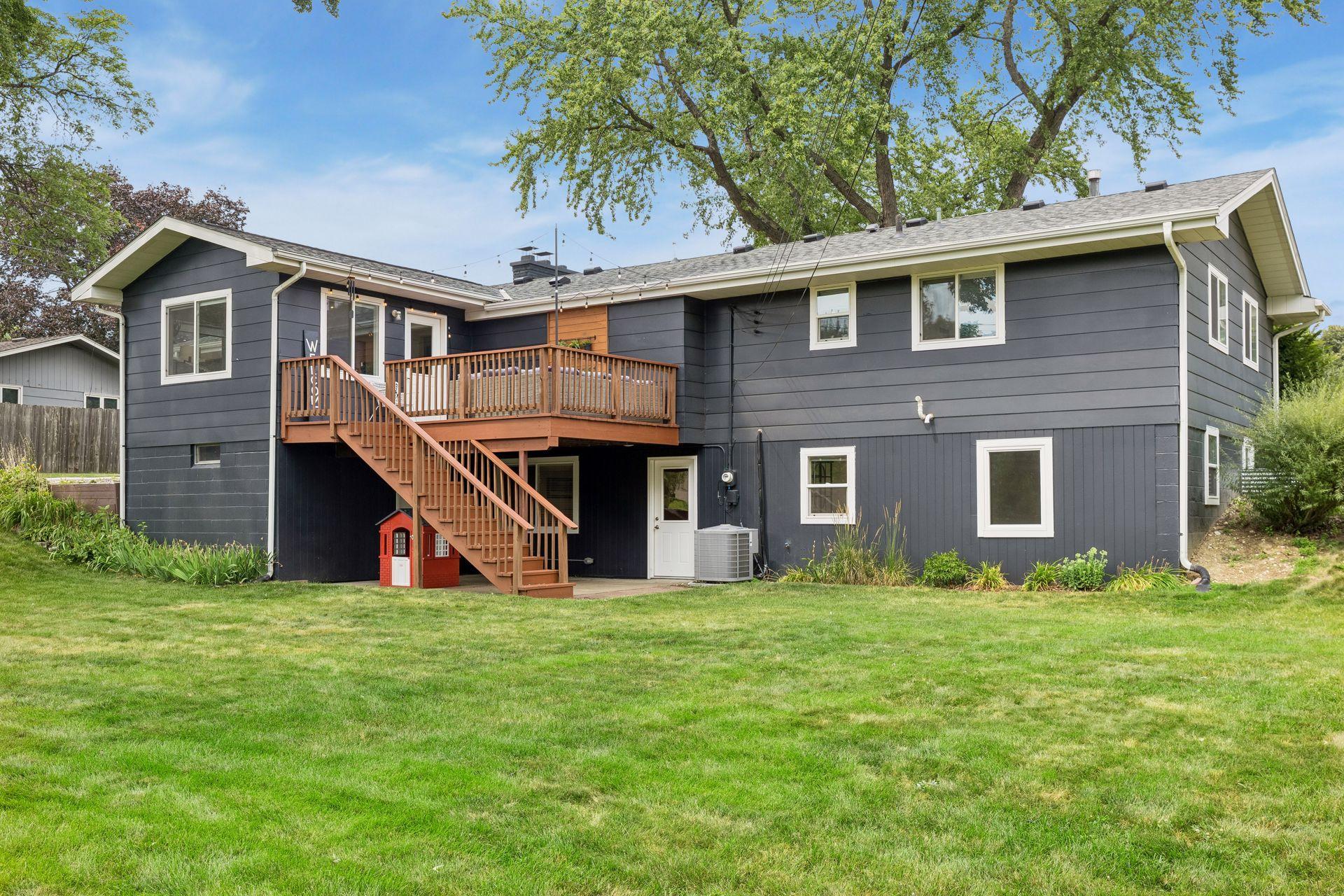 8465 Winnetka Heights Drive