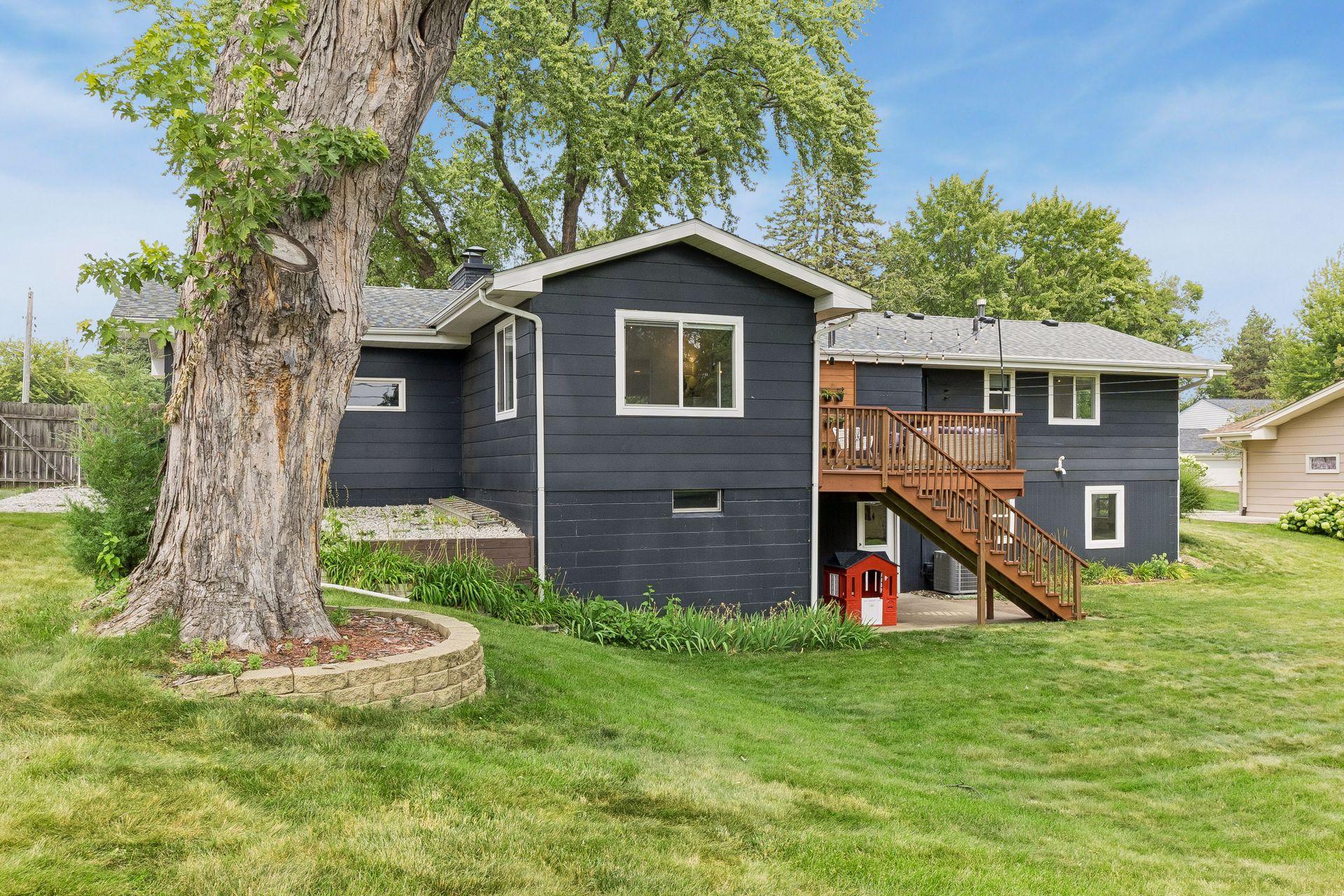 8465 Winnetka Heights Drive