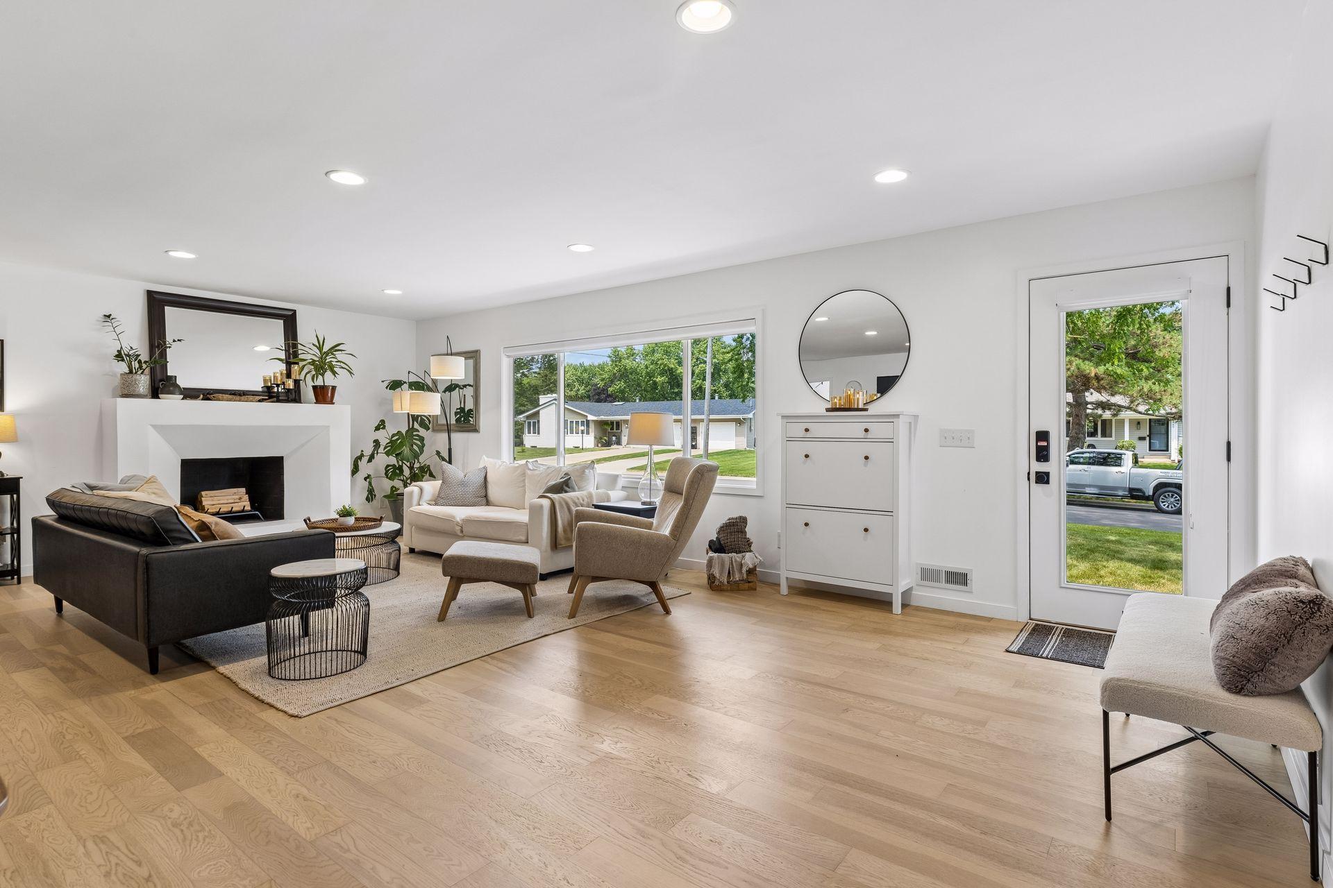 8465 Winnetka Heights Drive