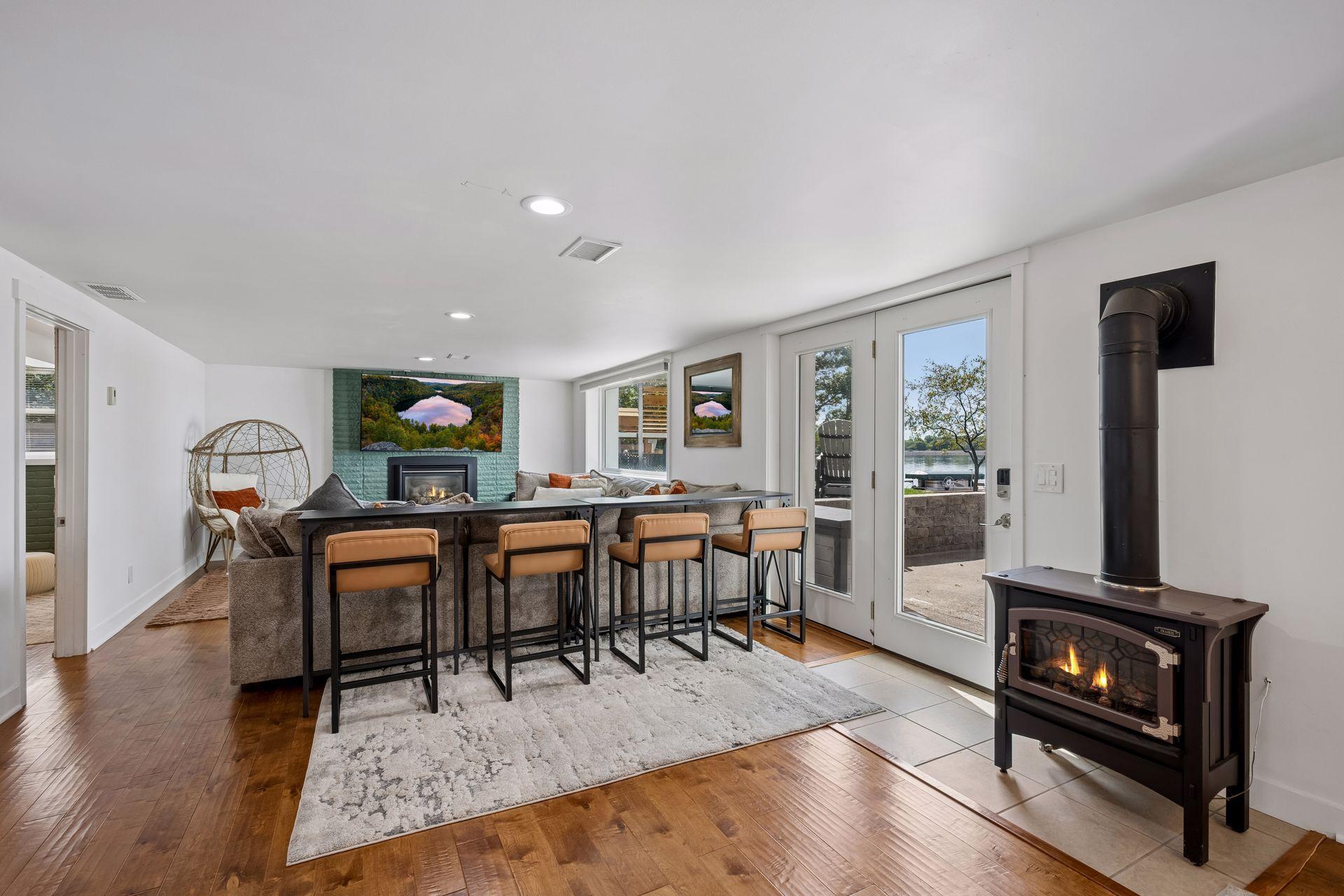 421 Shoreacres Drive