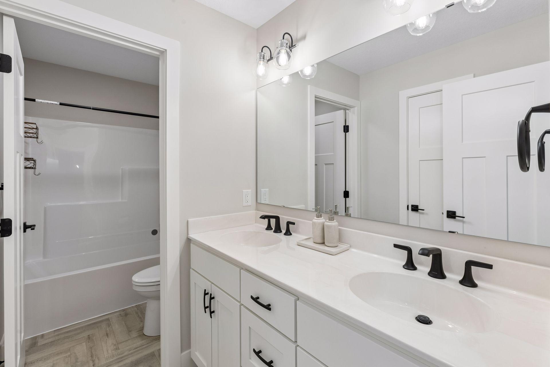7400 Agate Trail
